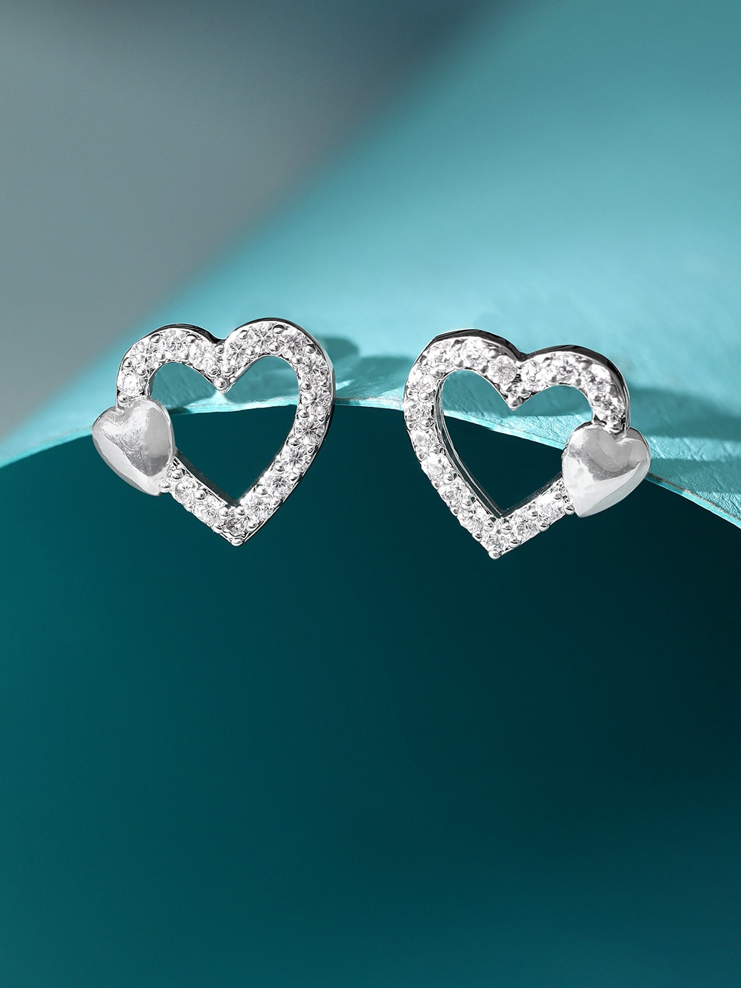 Rubans Silver 925 Sterling Silver Rhodium-Plated Stone-Studded Heart Shaped Studs Earrings
Rubans Silver 925 Sterling Silver Rhodium-Plated Stone-Studded Heart Shaped Studs Earrings