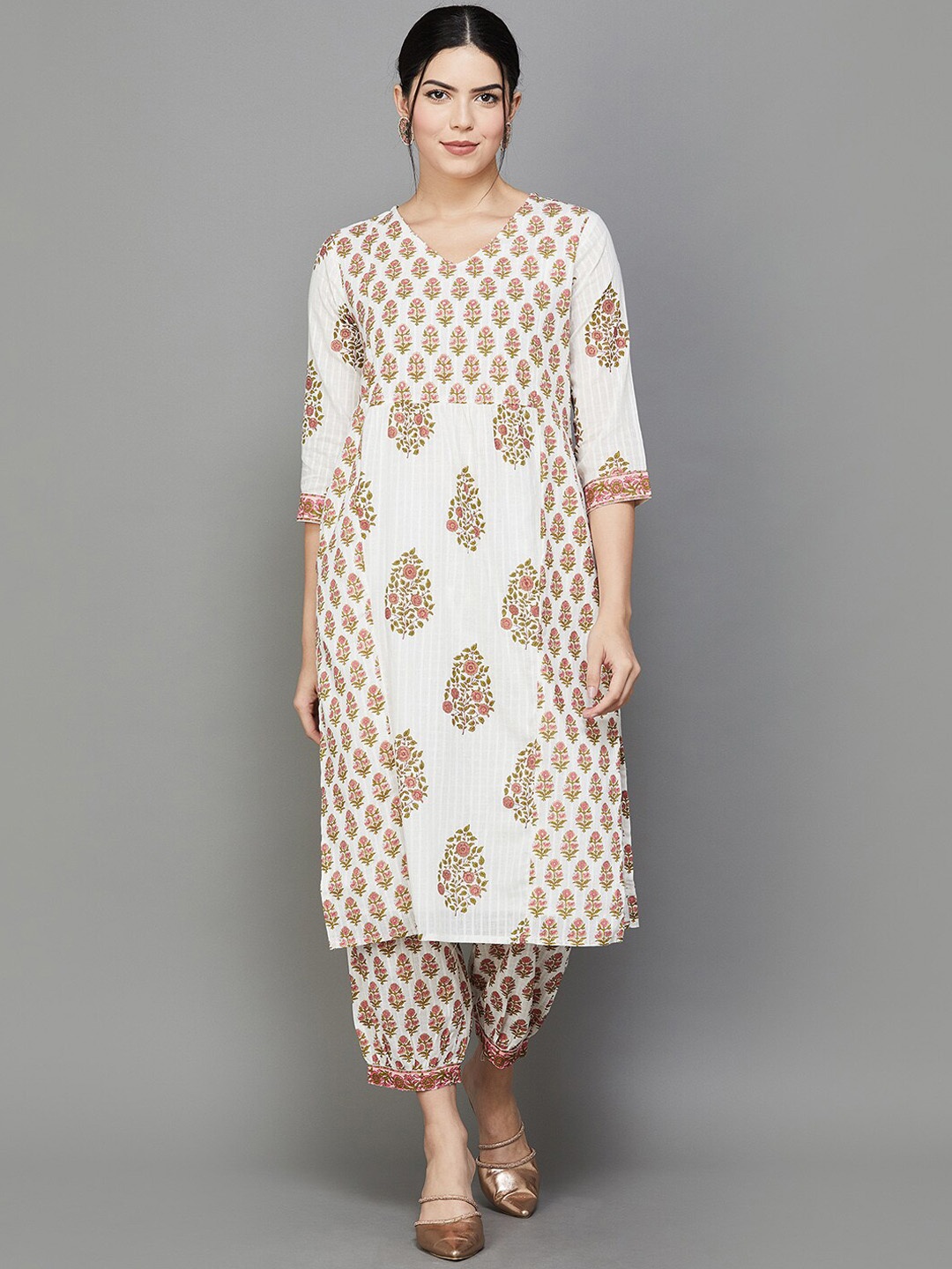 Melange by Lifestyle Floral Printed Pure Cotton Regular Kurta with Salwar, Off white
Melange by Lifestyle Floral Printed Pure Cotton Regular Kurta with Salwar, Off white