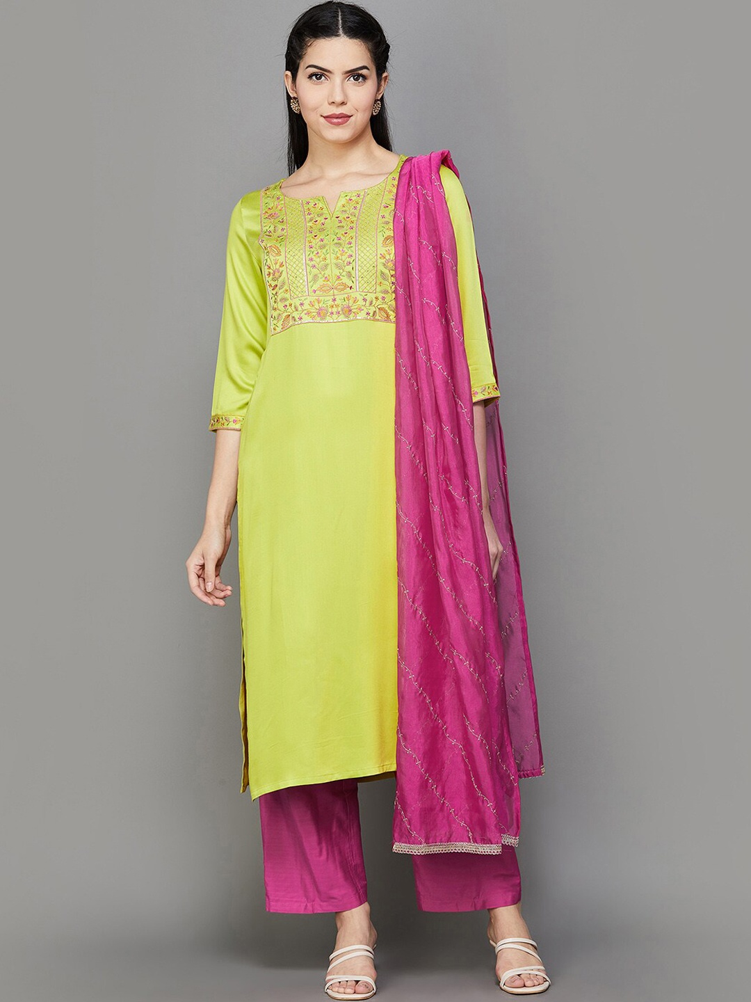 Melange by Lifestyle Ethnic Motifs Yoke Design Regular Kurta with Trousers & With Dupatta, Yellow
Melange by Lifestyle Ethnic Motifs Yoke Design Regular Kurta with Trousers & With Dupatta, Yellow