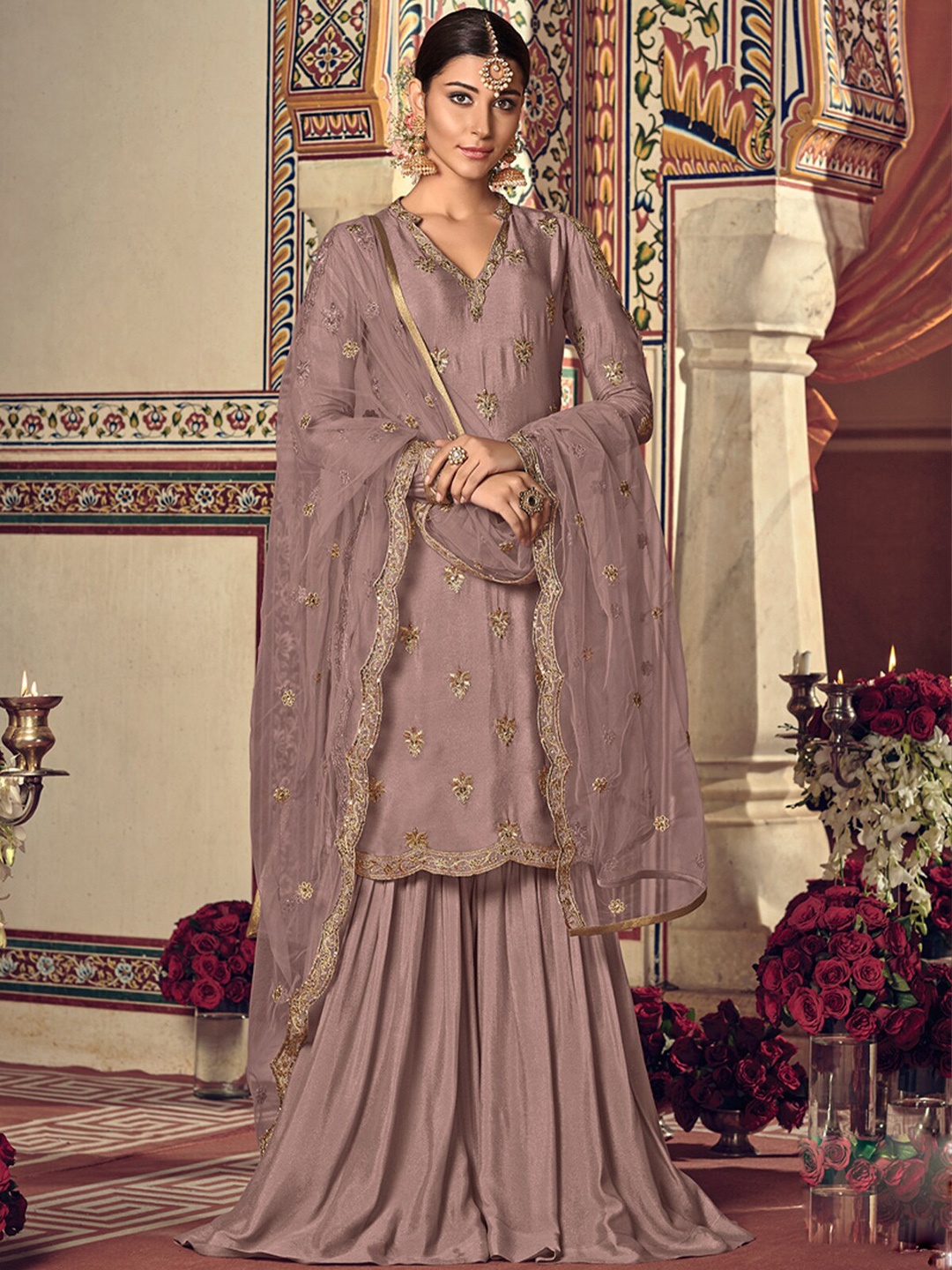 ODETTE Ethnic Motifs Embroidered Regular Semi Stitched Kurta with Skirt & With Dupatta, Mauve
ODETTE Ethnic Motifs Embroidered Regular Semi Stitched Kurta with Skirt & With Dupatta, Mauve