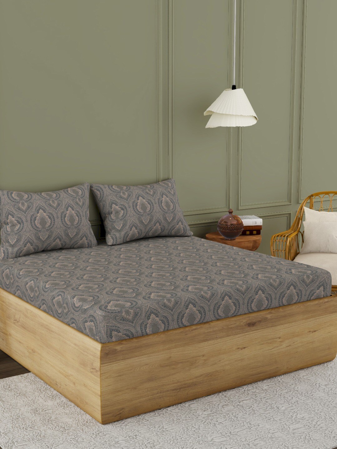 Himeya Grey & Gold-Toned Ethnic Motifs Pure Cotton 300 TC King Bedsheet & 2 Pillow Covers
Himeya Grey & Gold-Toned Ethnic Motifs Pure Cotton 300 TC King Bedsheet & 2 Pillow Covers