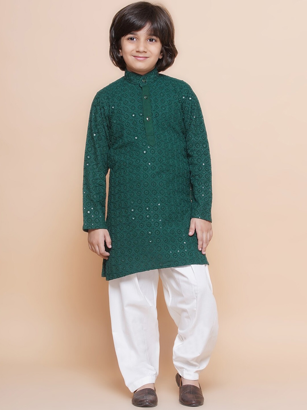 Aj DEZInES Boys Floral Embroidered Regular Sequinned Pure Cotton Kurta With Salwar, Teal
Aj DEZInES Boys Floral Embroidered Regular Sequinned Pure Cotton Kurta With Salwar, Teal