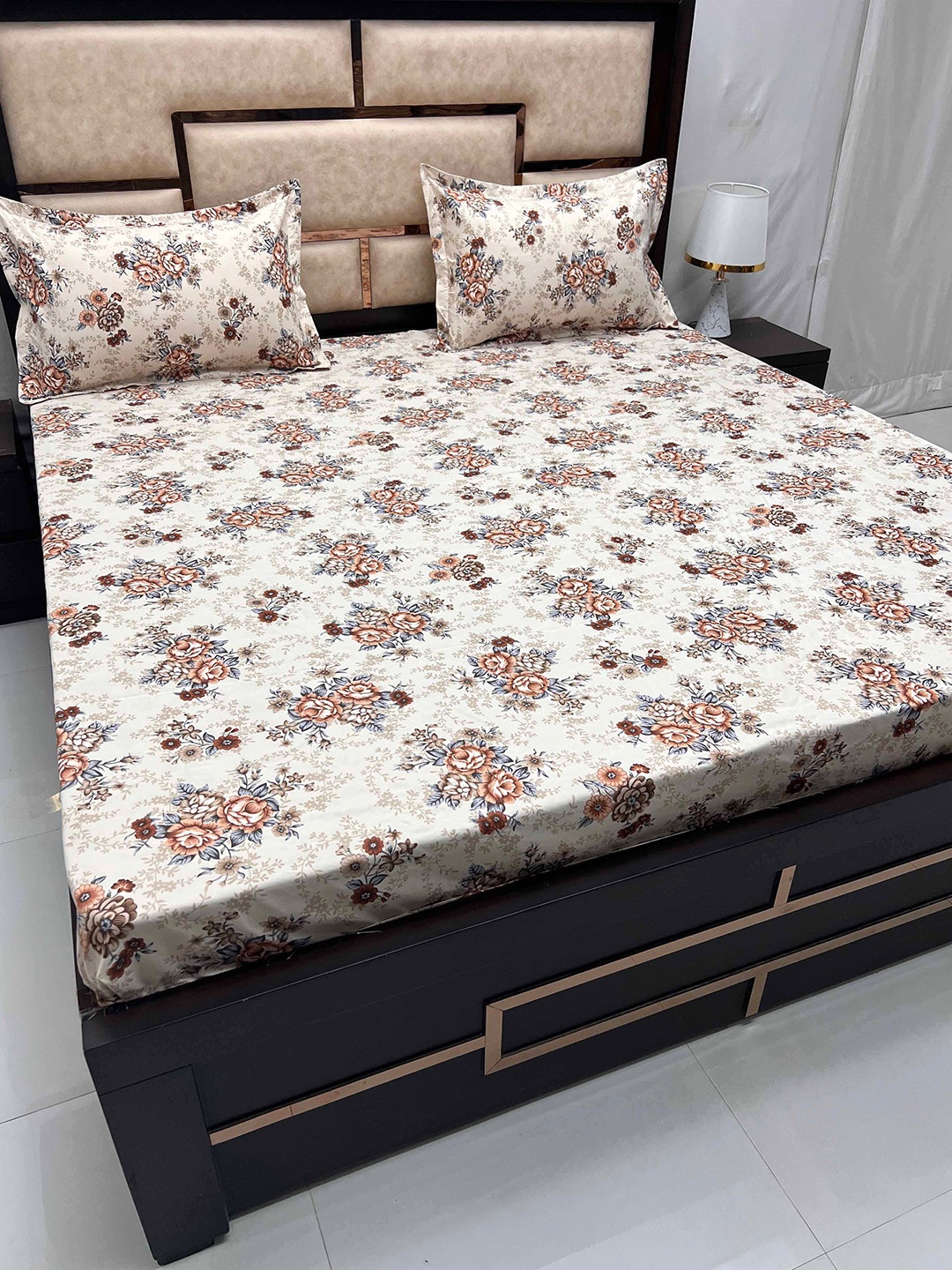 Pure Decor Amulya Cream-Coloured & Red Floral 250 TC Queen Bedsheet With 2 Pillow Covers
Pure Decor Amulya Cream-Coloured & Red Floral 250 TC Queen Bedsheet With 2 Pillow Covers