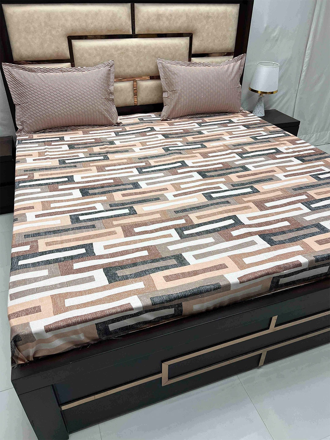 Pure Decor Lifestyle Brown & White Geometric Cotton 350 TC King Bedsheet & 2 Pillow Covers
Pure Decor Lifestyle Brown & White Geometric Cotton 350 TC King Bedsheet & 2 Pillow Covers