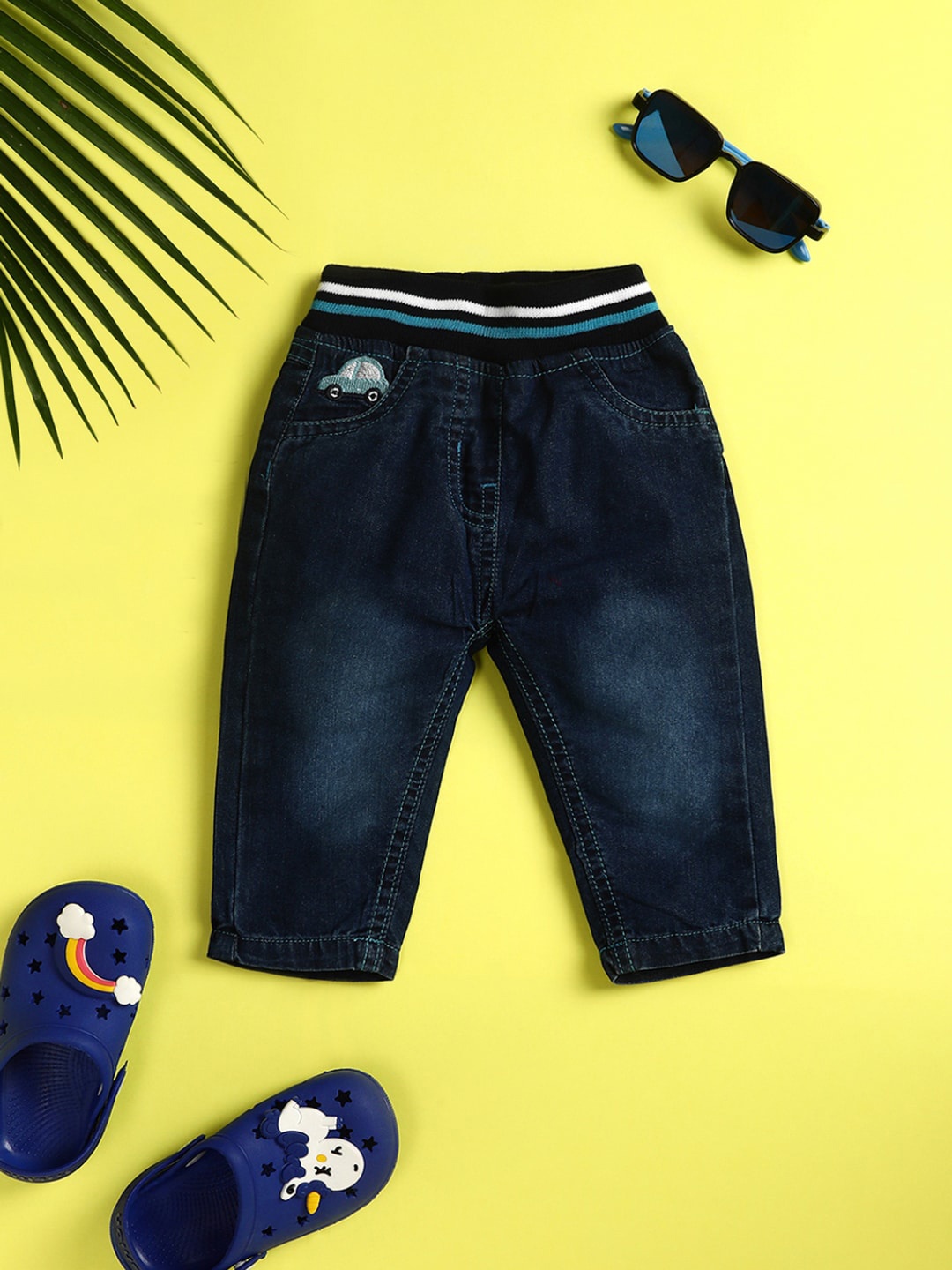 V-Mart Infant Boys Mid-Rise Slim Fit Clean Look Light Fade Embroidered Cotton Jeans, Blue
V-Mart Infant Boys Mid-Rise Slim Fit Clean Look Light Fade Embroidered Cotton Jeans, Blue
