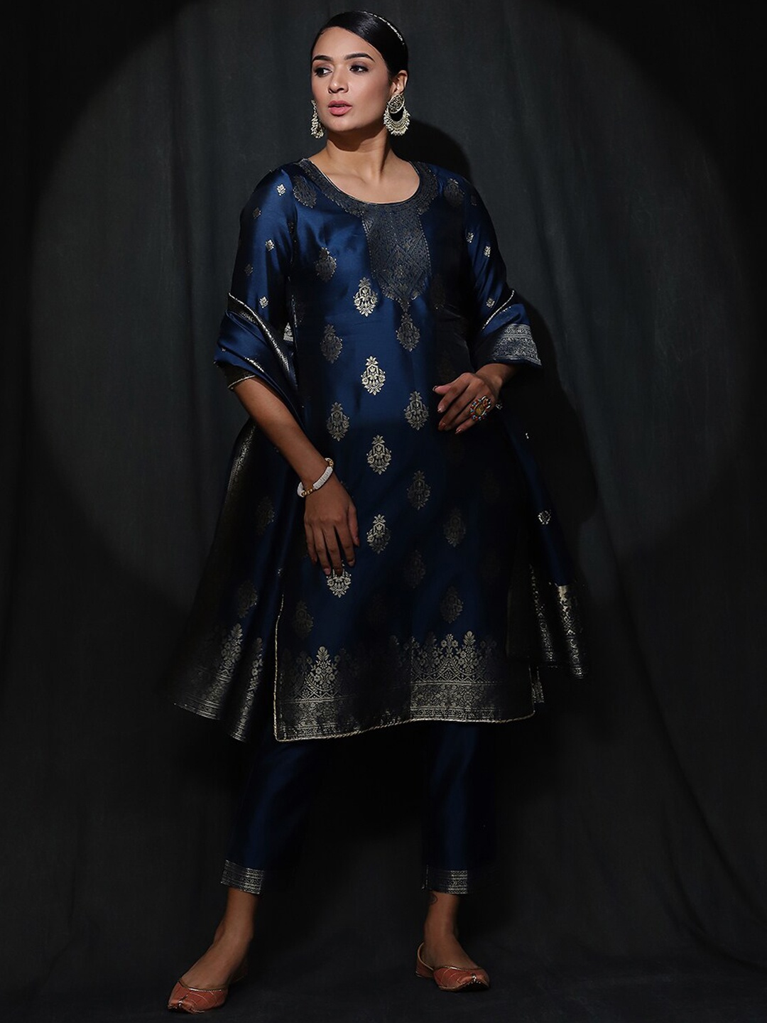 AKS Couture Ethnic Motifs Woven Design Straight Kurta & Trousers With Dupatta, Navy blue
AKS Couture Ethnic Motifs Woven Design Straight Kurta & Trousers With Dupatta, Navy blue