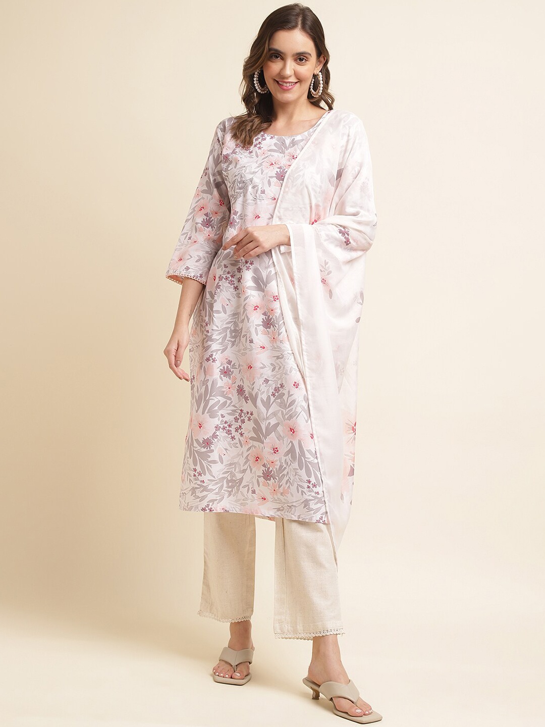 Ishin White Floral Printed Beads & Stones Linen Straight Kurta & Trousers With Dupatta
Ishin White Floral Printed Beads & Stones Linen Straight Kurta & Trousers With Dupatta