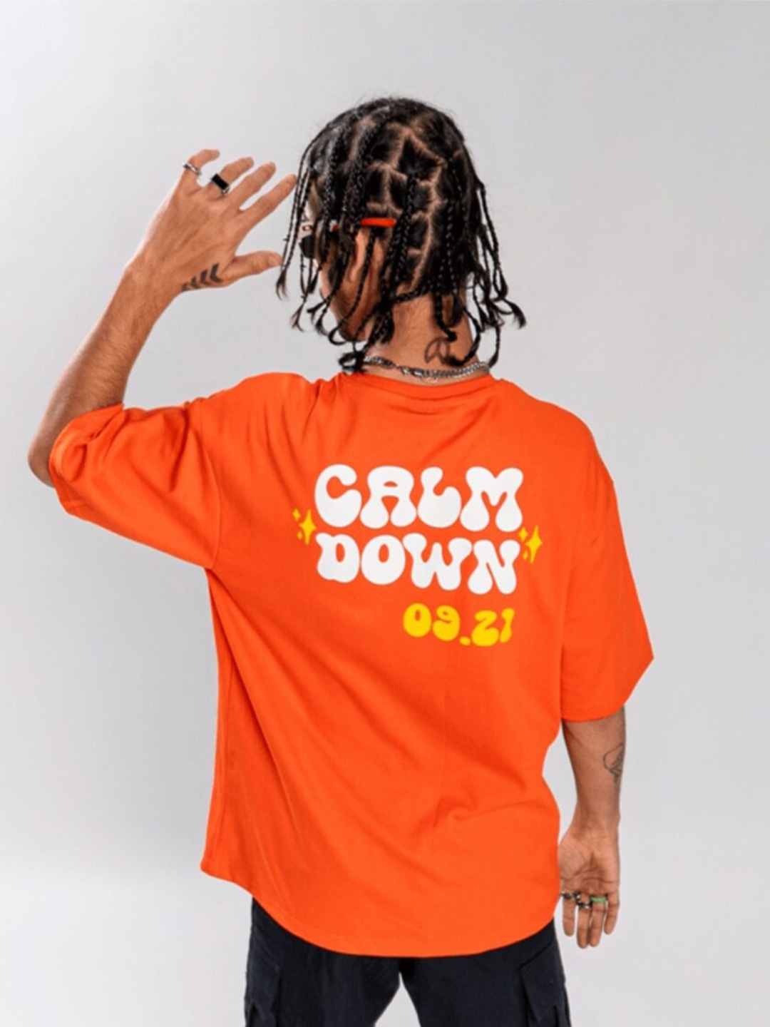 Main Character India Typography Printed Drop-Shoulder Sleeves Cotton Oversized T-shirt, Orange
Main Character India Typography Printed Drop-Shoulder Sleeves Cotton Oversized T-shirt, Orange