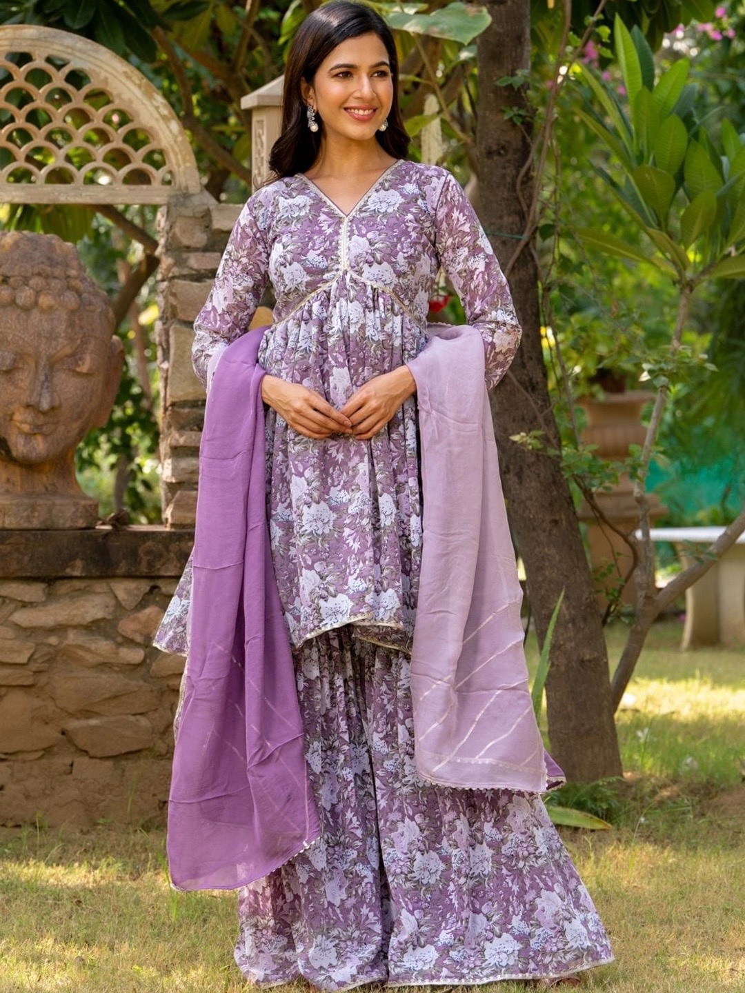HOUSE OF JAMOTI Floral Printed Empire Gotta Patti Kurta With Sharara & Dupatta, Purple
HOUSE OF JAMOTI Floral Printed Empire Gotta Patti Kurta With Sharara & Dupatta, Purple