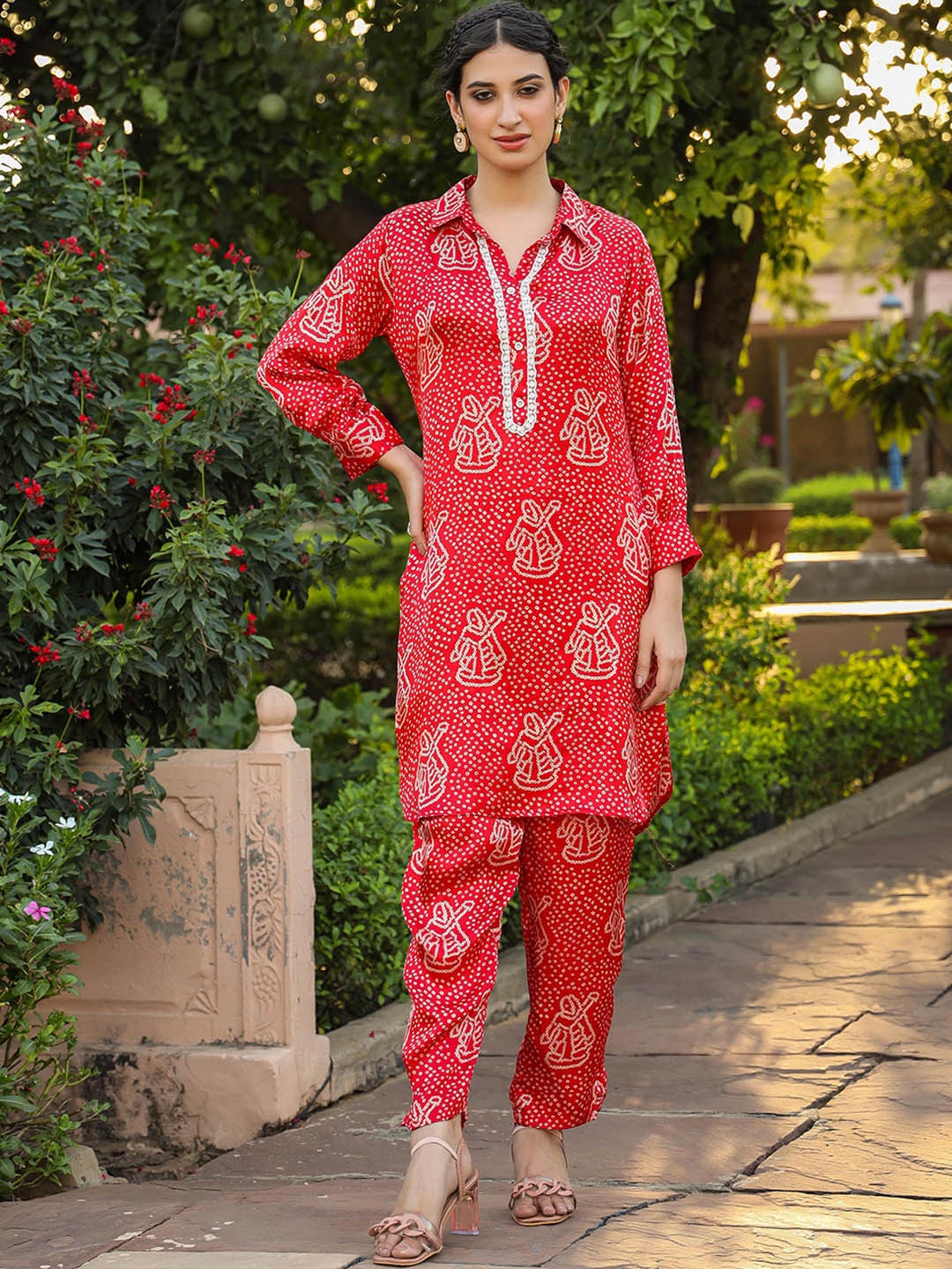 SCAKHI Ethnic Motifs Printed Shirt Collar Pure Silk Straight Kurta With Trousers, Red
SCAKHI Ethnic Motifs Printed Shirt Collar Pure Silk Straight Kurta With Trousers, Red