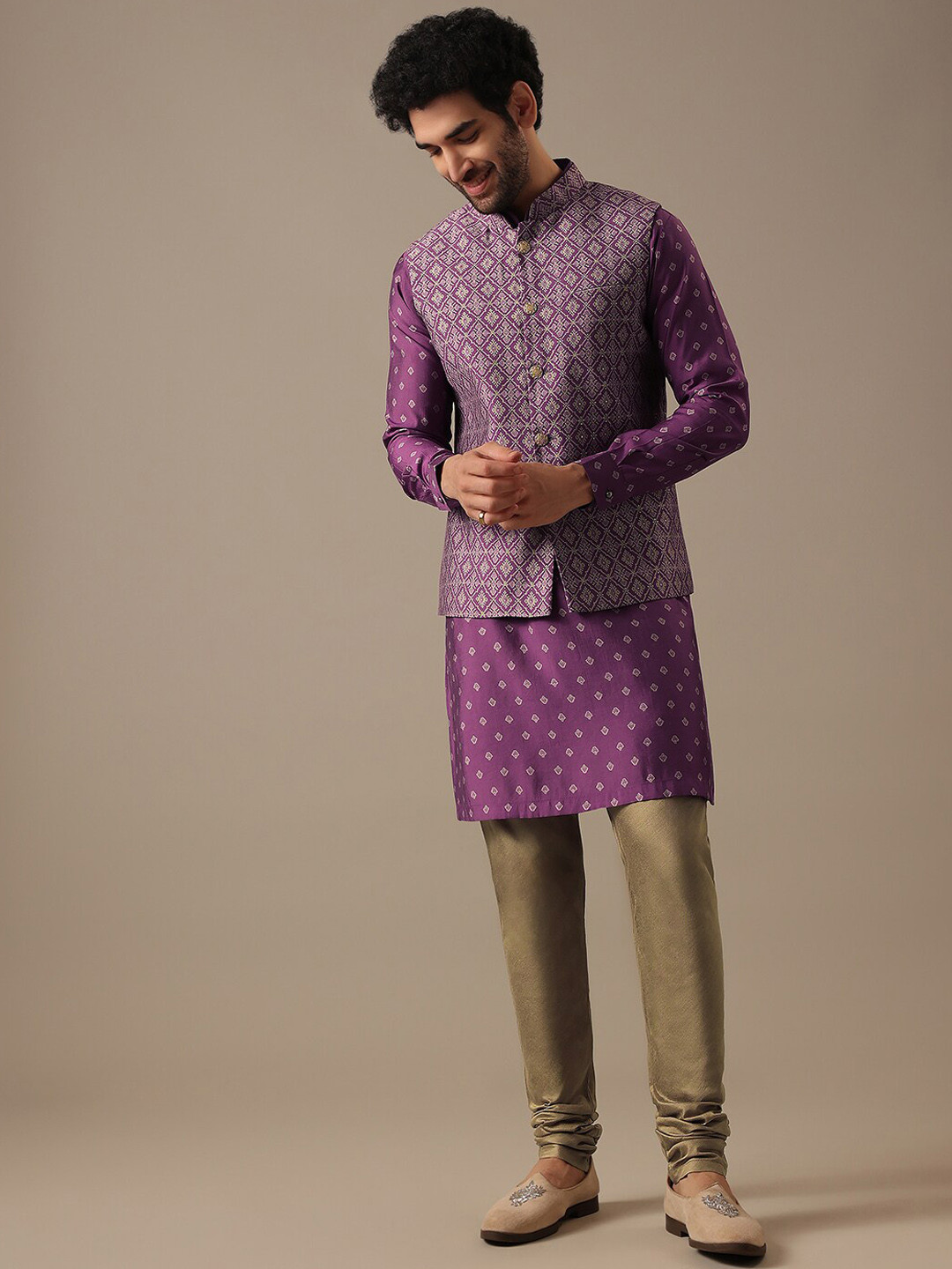 KALKI Fashion Ethnic Motifs Printed Kurta with Pyjamas And Nehru Jacket, Purple
KALKI Fashion Ethnic Motifs Printed Kurta with Pyjamas And Nehru Jacket, Purple