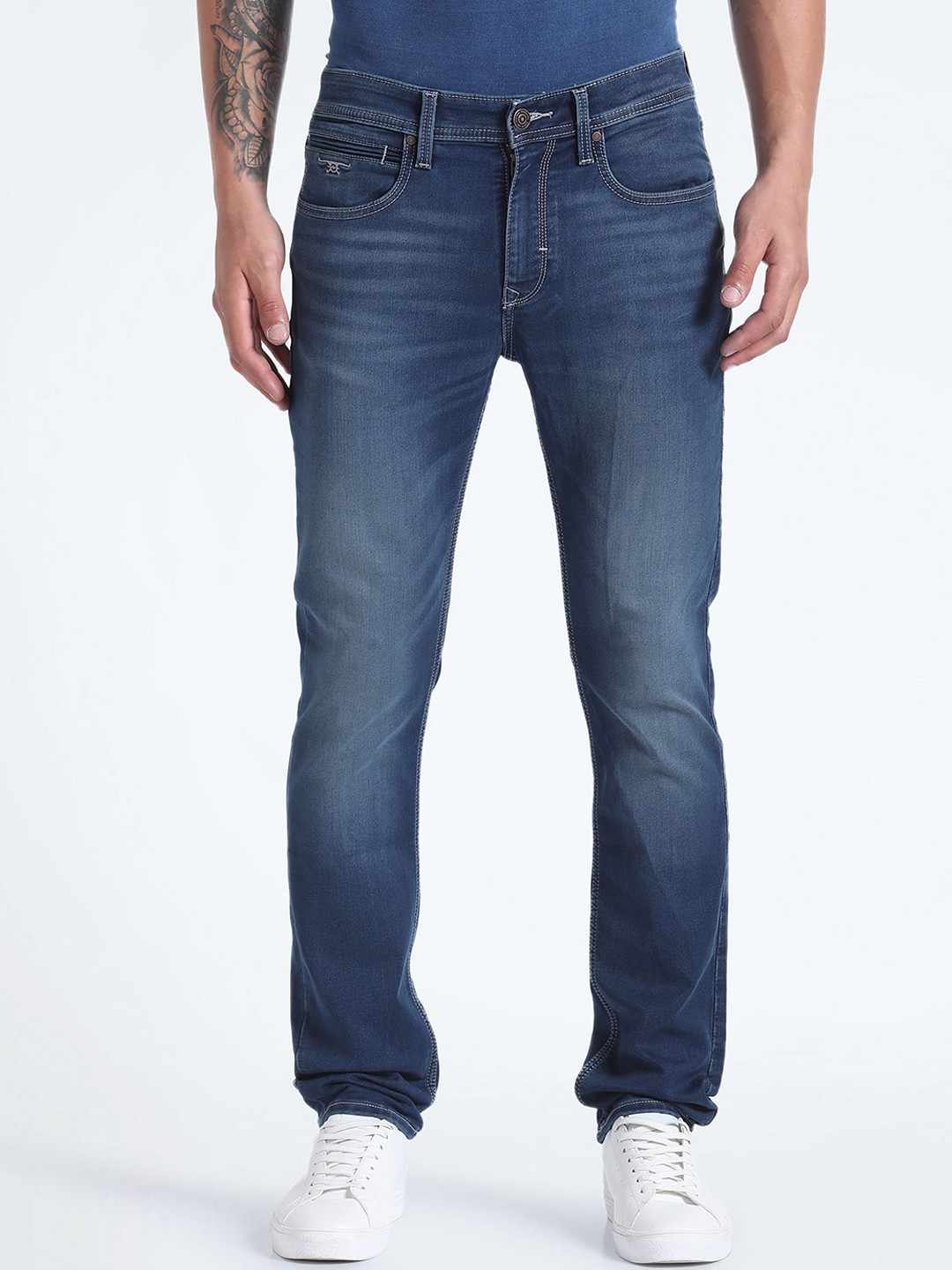 Flying Machine Men Straight Fit Clean Look Light Fade Stretchable Jeans, Blue
Flying Machine Men Straight Fit Clean Look Light Fade Stretchable Jeans, Blue