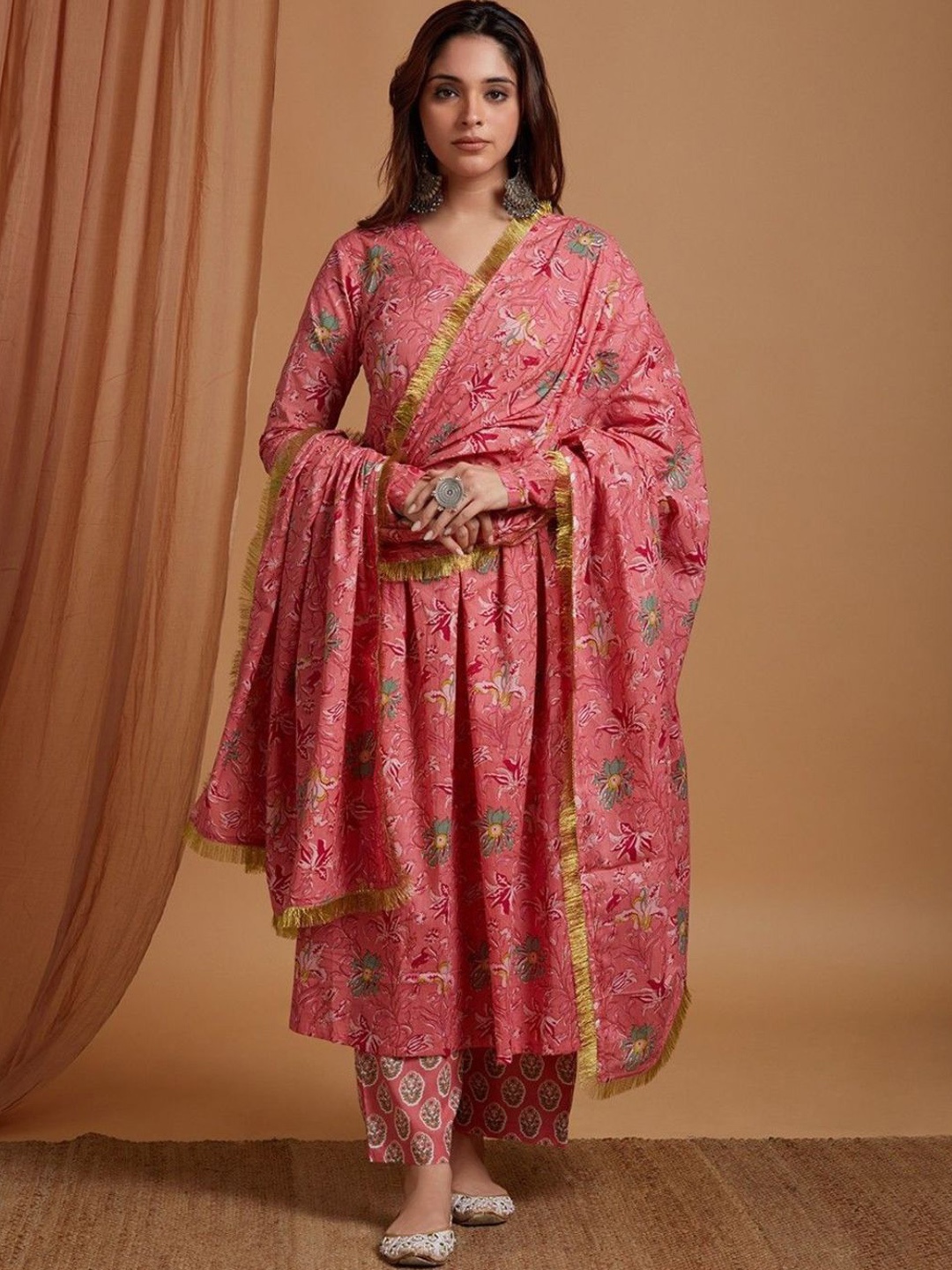 Collection Rj23 Floral Printed Empire Pure Cotton Kurta With Palazzos & Dupatta, Pink
Collection Rj23 Floral Printed Empire Pure Cotton Kurta With Palazzos & Dupatta, Pink