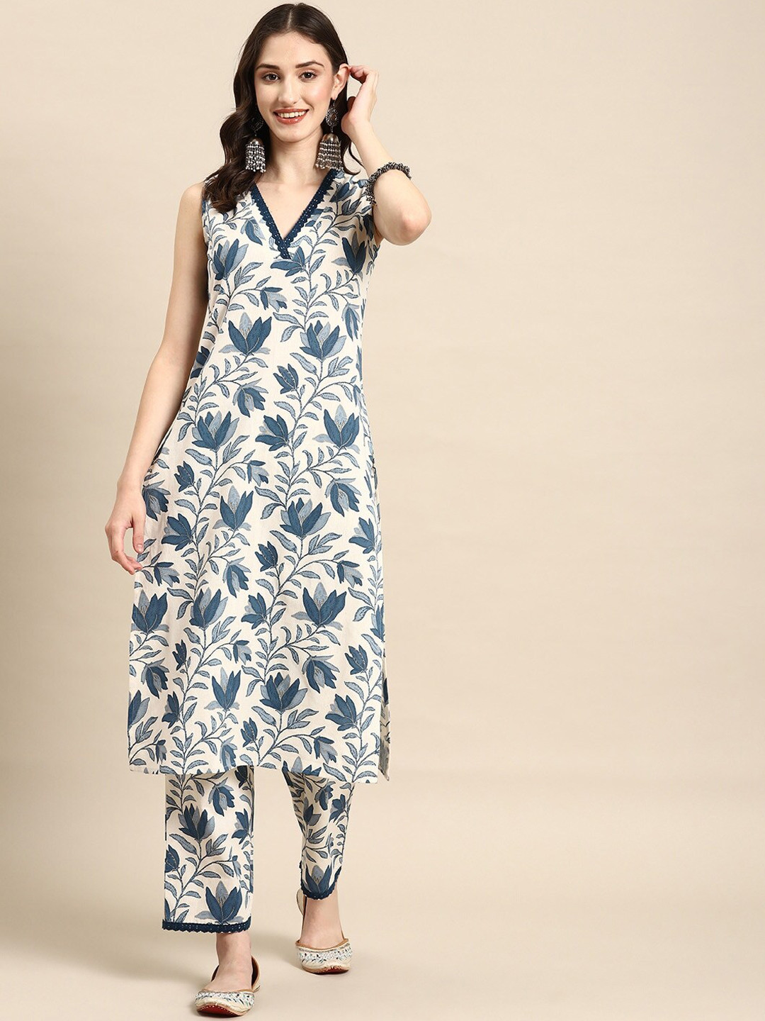 Karagwals fab Floral Printed Straight Kurta With Palazzos, Beige
Karagwals fab Floral Printed Straight Kurta With Palazzos, Beige