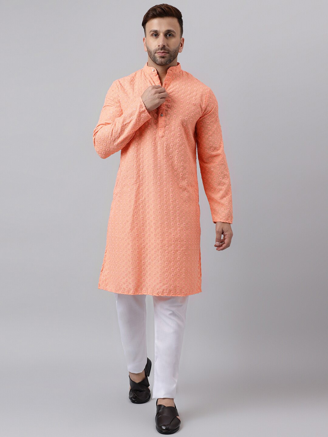 Vgyaan Floral Embroidered Straight Kurta With Pyjamas, Peach