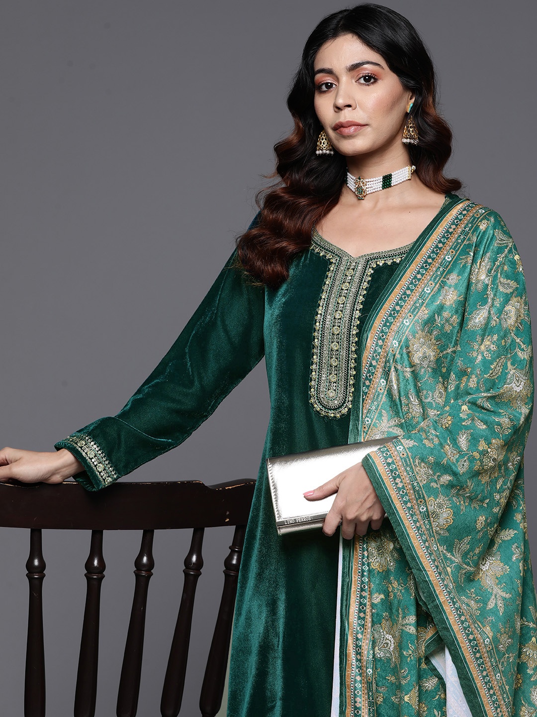 Libas Women Floral Yoke Design Regular Sequinned Velvet Kurta with Trousers & Dupatta, Green
Libas Women Floral Yoke Design Regular Sequinned Velvet Kurta with Trousers & Dupatta, Green