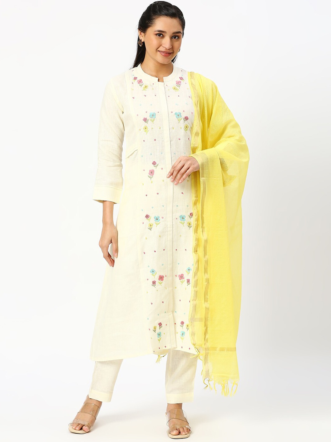 DRESSLINE Mandarin Collar Thread Work Detail Linen Straight Kurta & Trousers With Dupatta, Cream
DRESSLINE Mandarin Collar Thread Work Detail Linen Straight Kurta & Trousers With Dupatta, Cream