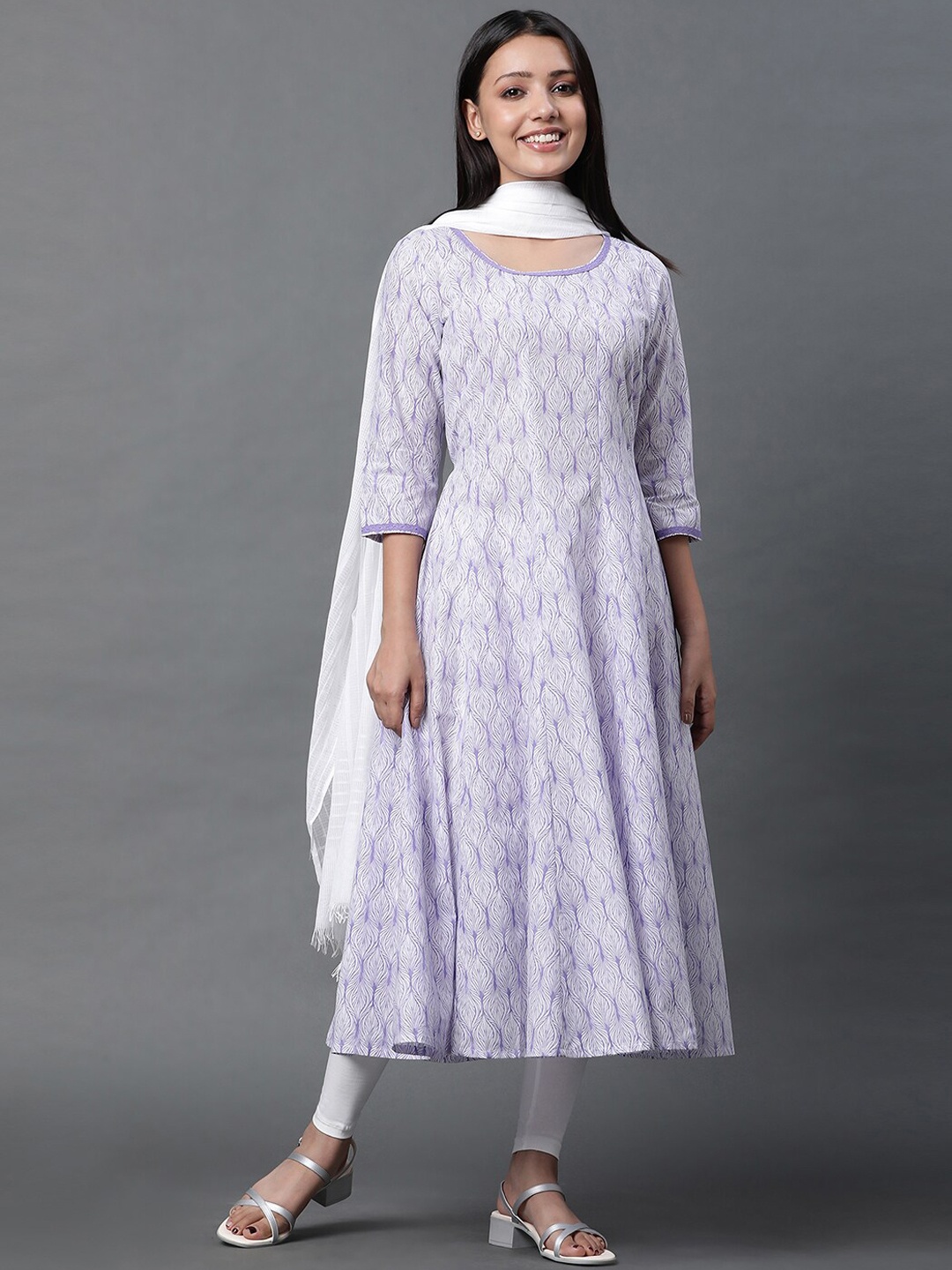 AURELIA Floral Printed Empire Pure Cotton A-Line Kurta With Leggings With Dupatta, Purple
AURELIA Floral Printed Empire Pure Cotton A-Line Kurta With Leggings With Dupatta, Purple
