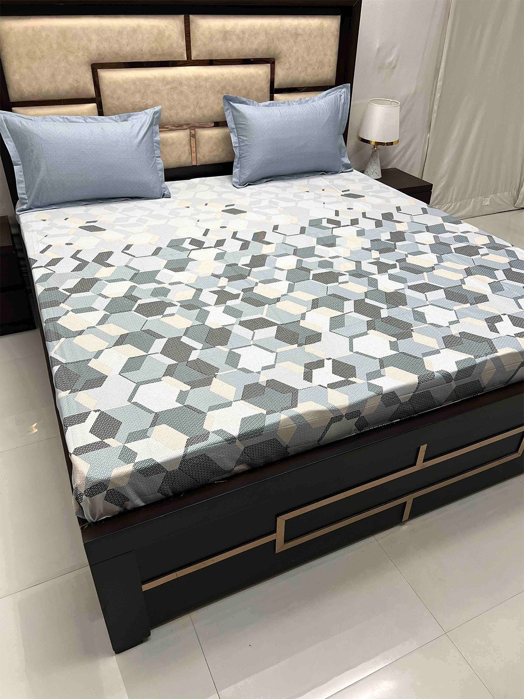 Pure Decor Lifestyle Blue Geometric Pure Cotton 300 TC King Bedsheet with 2 Pillow Covers
Pure Decor Lifestyle Blue Geometric Pure Cotton 300 TC King Bedsheet with 2 Pillow Covers