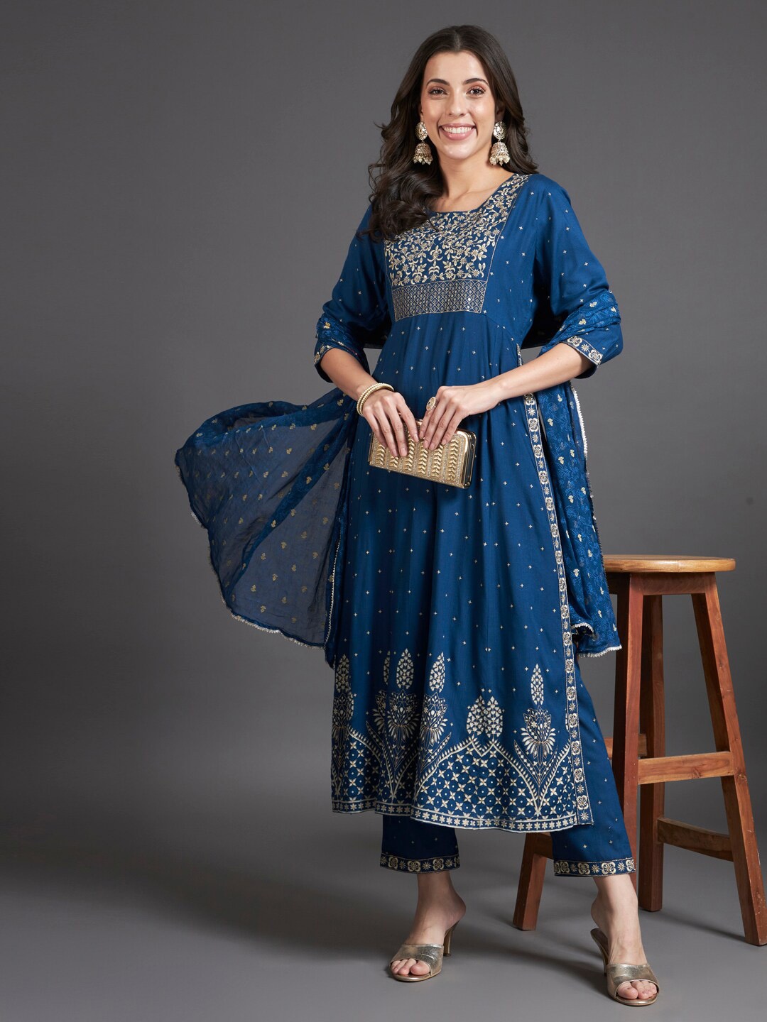 HEEPOSH Floral Embroidered Regular Sequinned Kurta With Trousers & Dupatta, Navy blue
HEEPOSH Floral Embroidered Regular Sequinned Kurta With Trousers & Dupatta, Navy blue