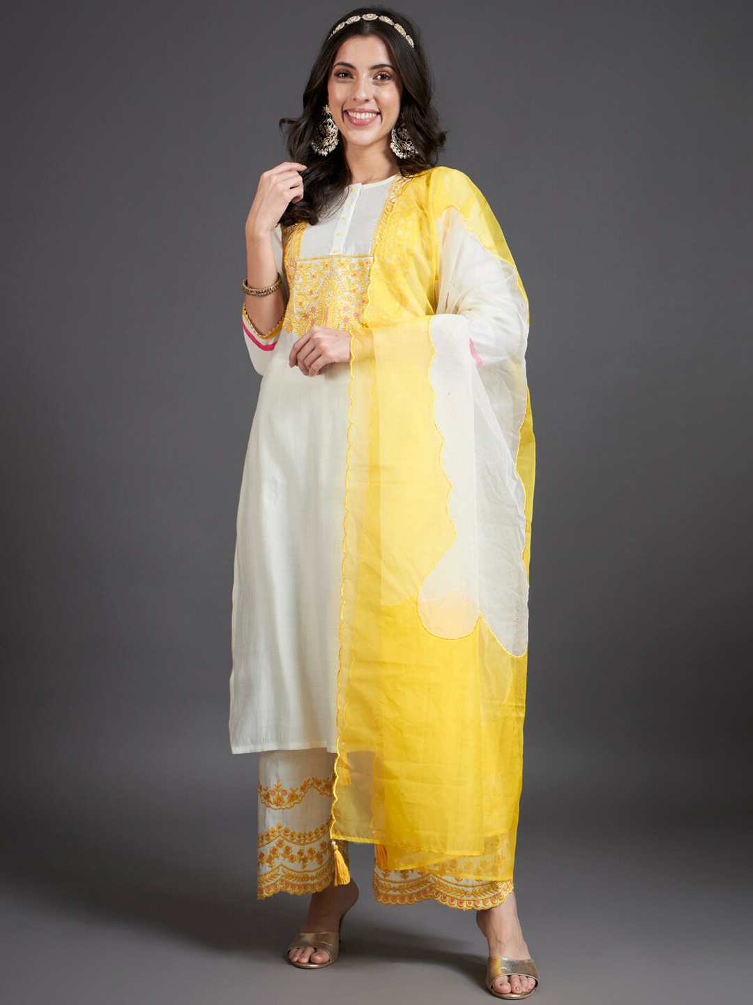 HEEPOSH Floral Yoke Design Thread Work Straight Kurta & Trousers With Dupatta, Cream
HEEPOSH Floral Yoke Design Thread Work Straight Kurta & Trousers With Dupatta, Cream