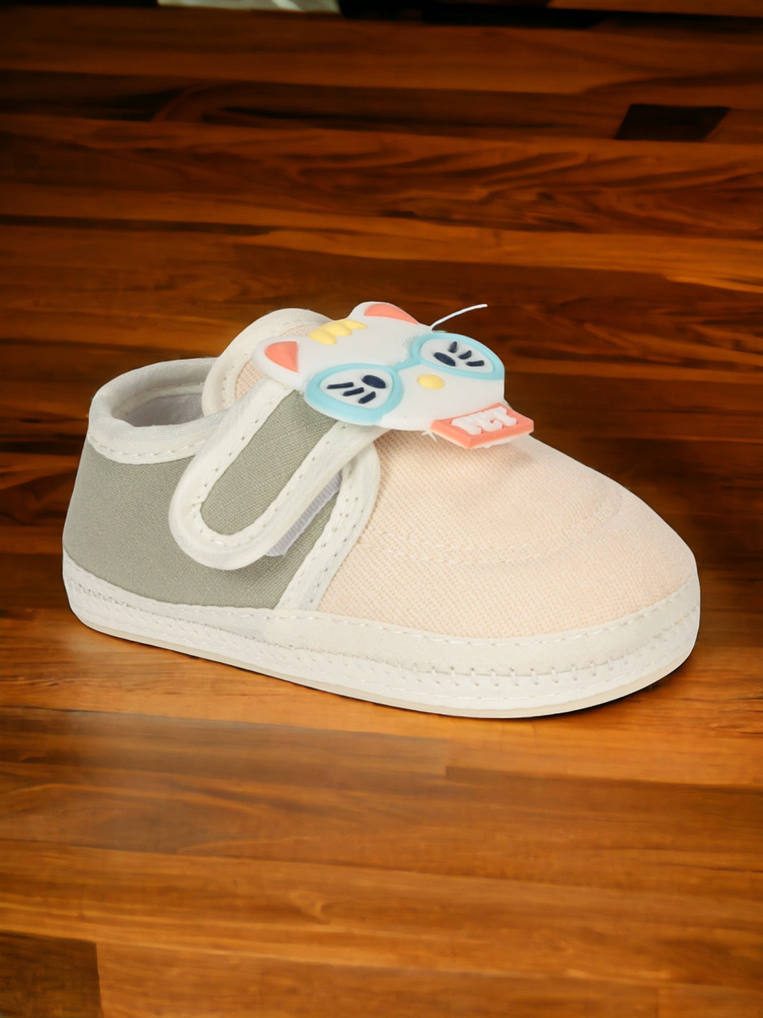 Lil Lollipop Infants Kitty Detail Cotton Booties, Beige 
Lil Lollipop Infants Kitty Detail Cotton Booties, Beige