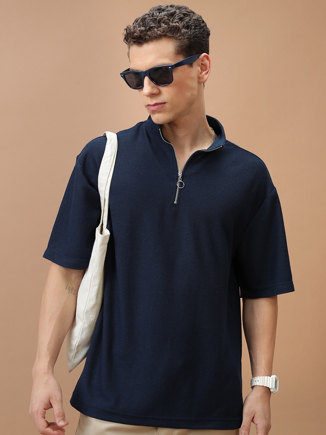 HIGHLANDER Polo Collar Drop Shoulder Sleeves Oversized Popcorn structured T-shirt, Navy blue
HIGHLANDER Polo Collar Drop Shoulder Sleeves Oversized Popcorn structured T-shirt, Navy blue