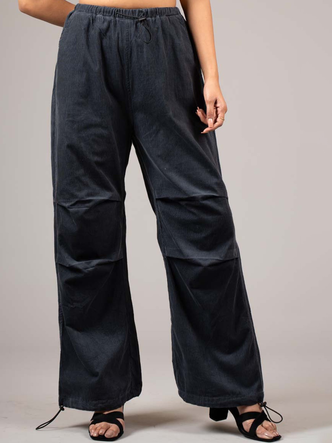 River Of Design Jeans Women Loose Fit High Rise Corduroy Stretchable Trousers, Grey
River Of Design Jeans Women Loose Fit High Rise Corduroy Stretchable Trousers, Grey