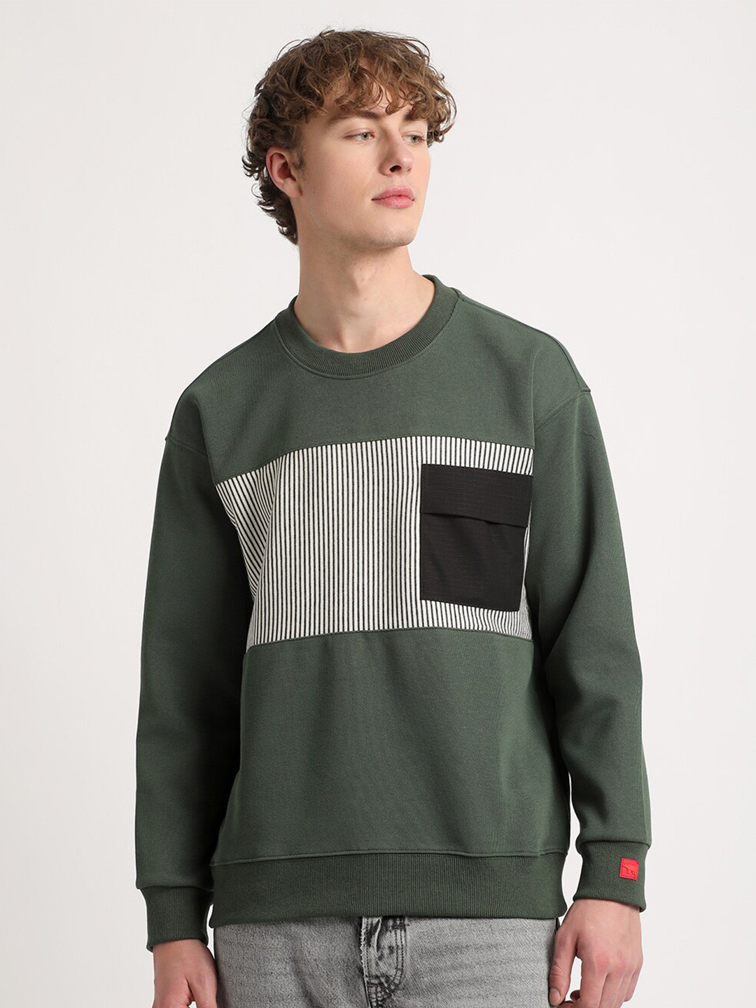 THE BEAR HOUSE Colourblocked Pullover Sweatshirt, Green
THE BEAR HOUSE Colourblocked Pullover Sweatshirt, Green