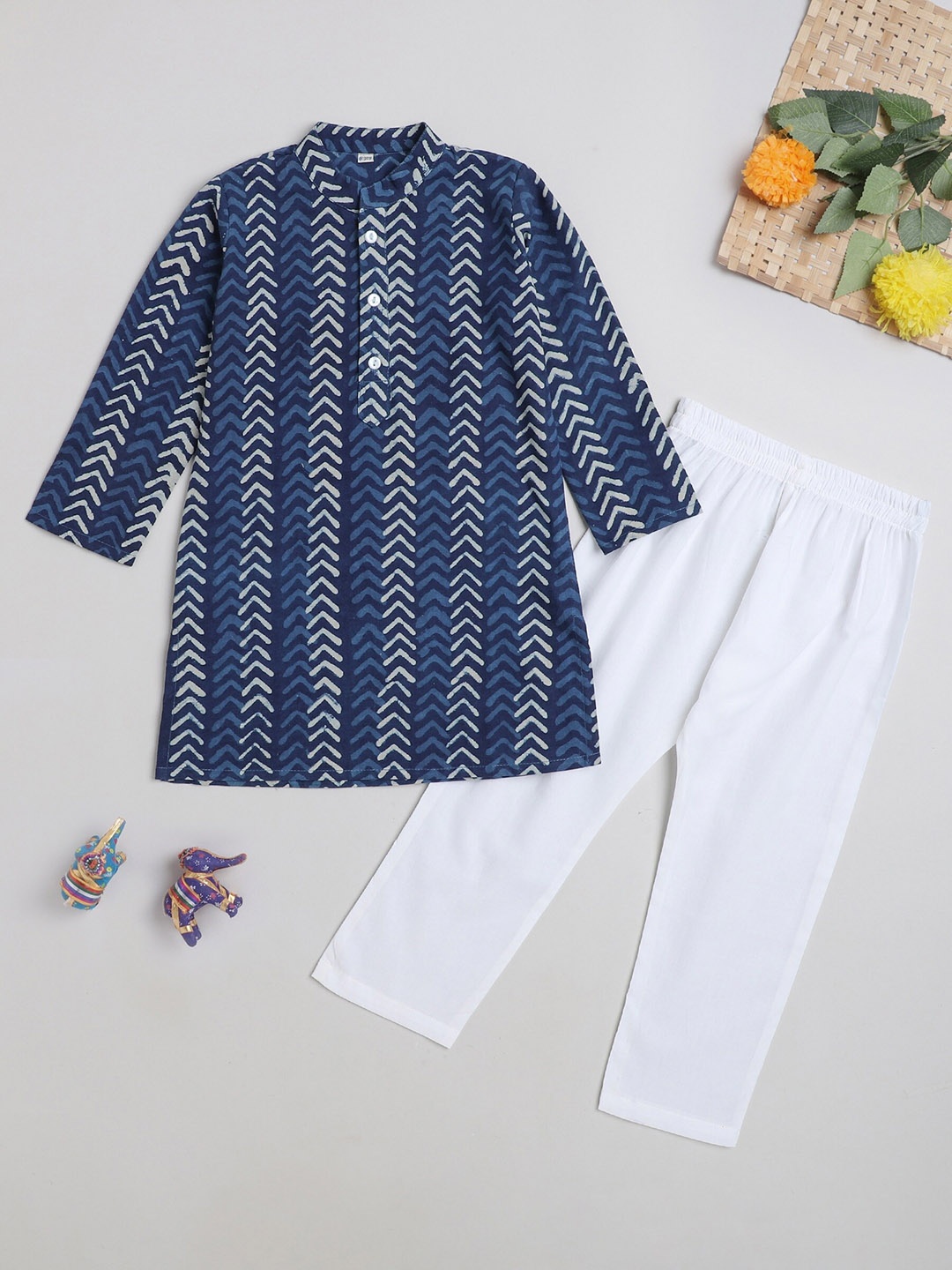The Magic Wand Boys Ethnic Motifs Printed Regular Pure Cotton Kurta With Pyjamas, Blue
The Magic Wand Boys Ethnic Motifs Printed Regular Pure Cotton Kurta With Pyjamas, Blue