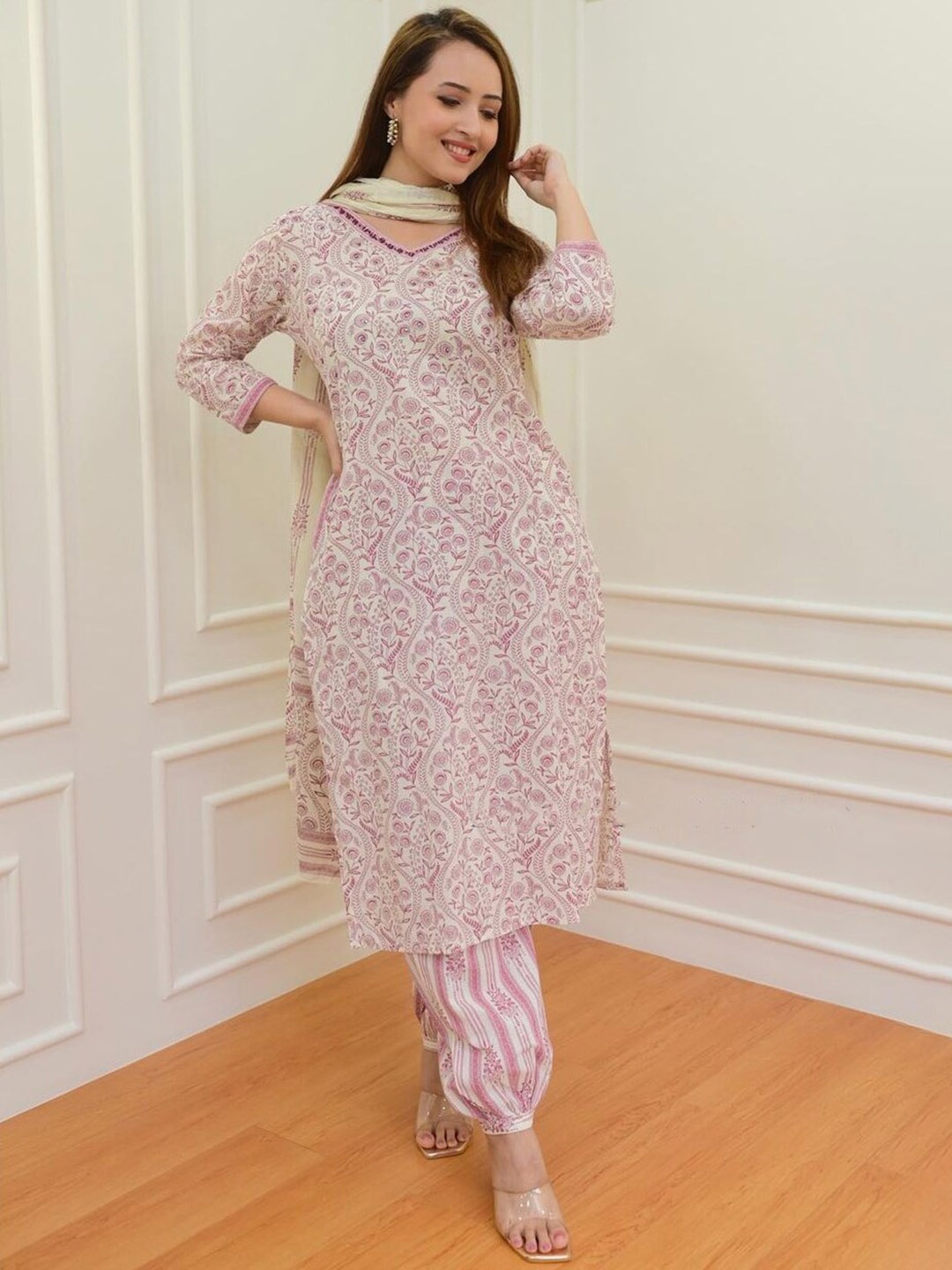 KALINI Women White Floral Printed Regular Mirror Work Pure Cotton Kurta with Patiala & With Dupatta
KALINI Women White Floral Printed Regular Mirror Work Pure Cotton Kurta with Patiala & With Dupatta