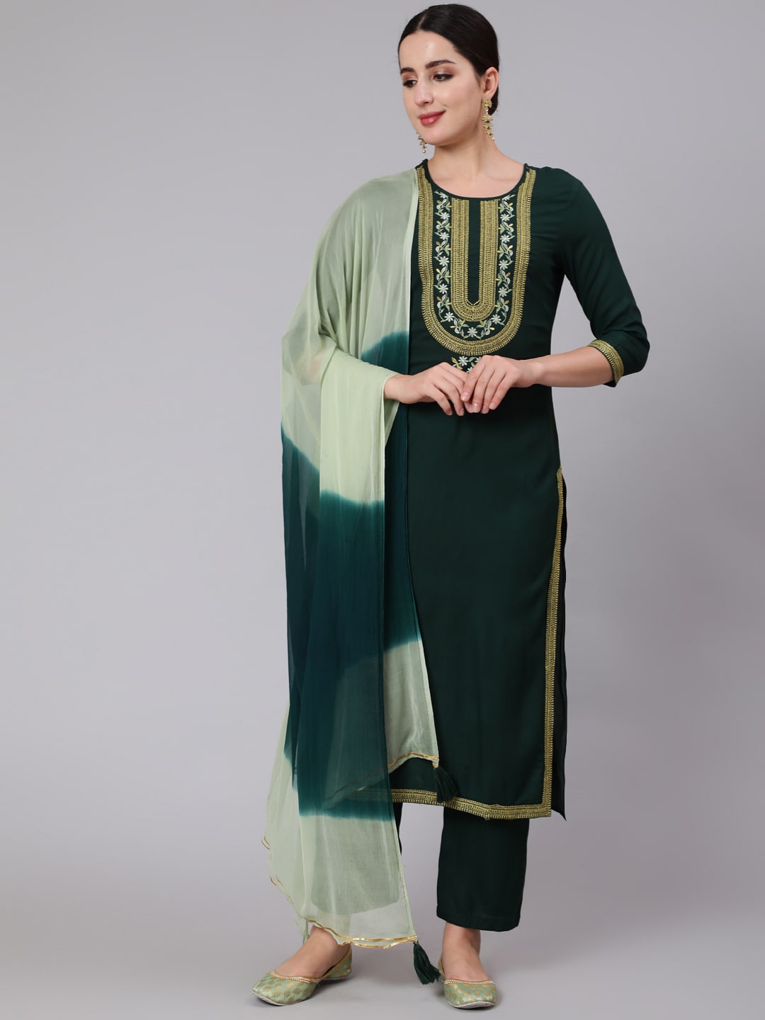 KIMAYRA Ethnic Motifs Yoke Design Thread Work Straight Kurta & Trousers With Dupatta, Green
KIMAYRA Ethnic Motifs Yoke Design Thread Work Straight Kurta & Trousers With Dupatta, Green