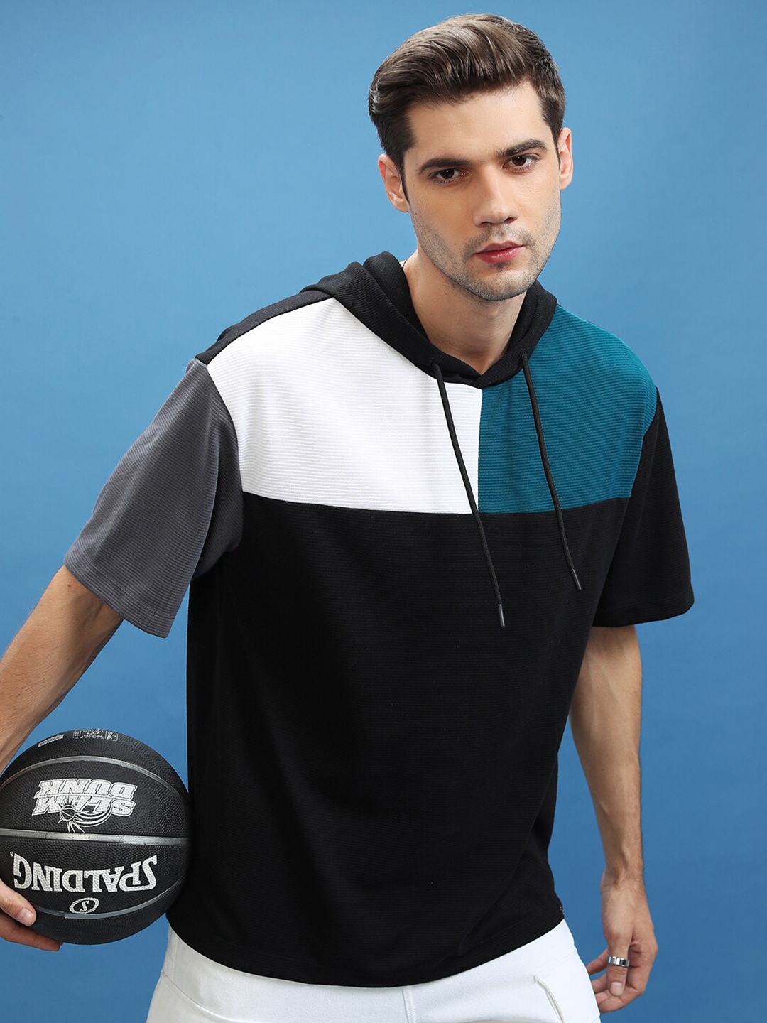 KETCH Colourblocked Drop-Shoulder Sleeves Hooded Oversized Popcorn structured T-shirt, Black
KETCH Colourblocked Drop-Shoulder Sleeves Hooded Oversized Popcorn structured T-shirt, Black
