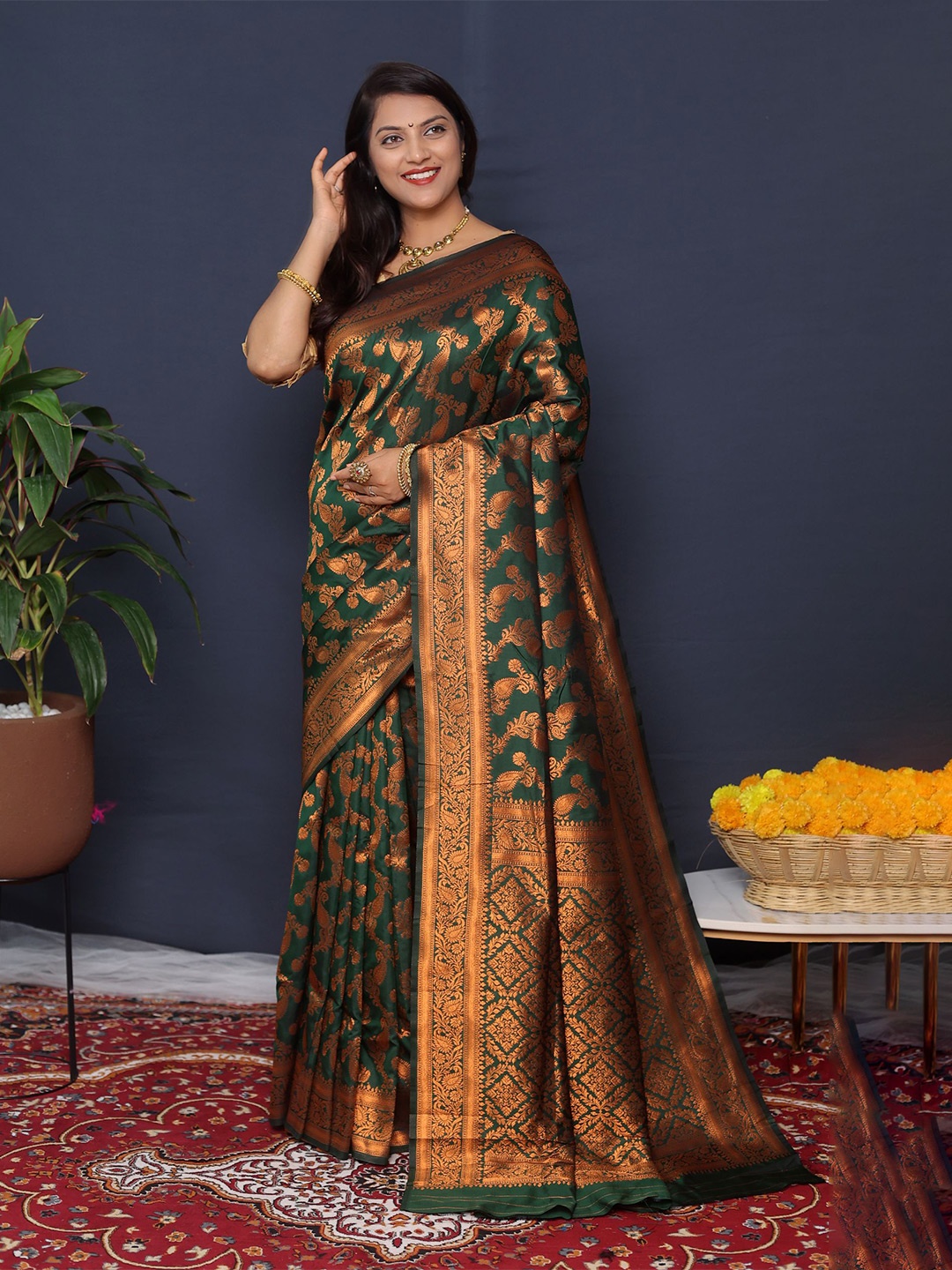 Royal Rajgharana Saree Ethnic Motifs Woven Design Zari Art Silk Banarasi Sarees, Green
Royal Rajgharana Saree Ethnic Motifs Woven Design Zari Art Silk Banarasi Sarees, Green