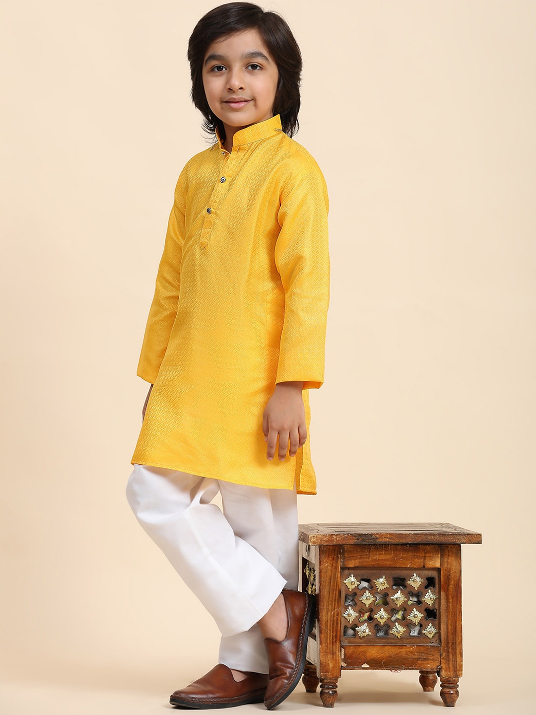 Pro-Ethic STYLE DEVELOPER Boys Geometric Woven Design Regular Cotton Kurta With Pyjamas, Yellow
Pro-Ethic STYLE DEVELOPER Boys Geometric Woven Design Regular Cotton Kurta With Pyjamas, Yellow