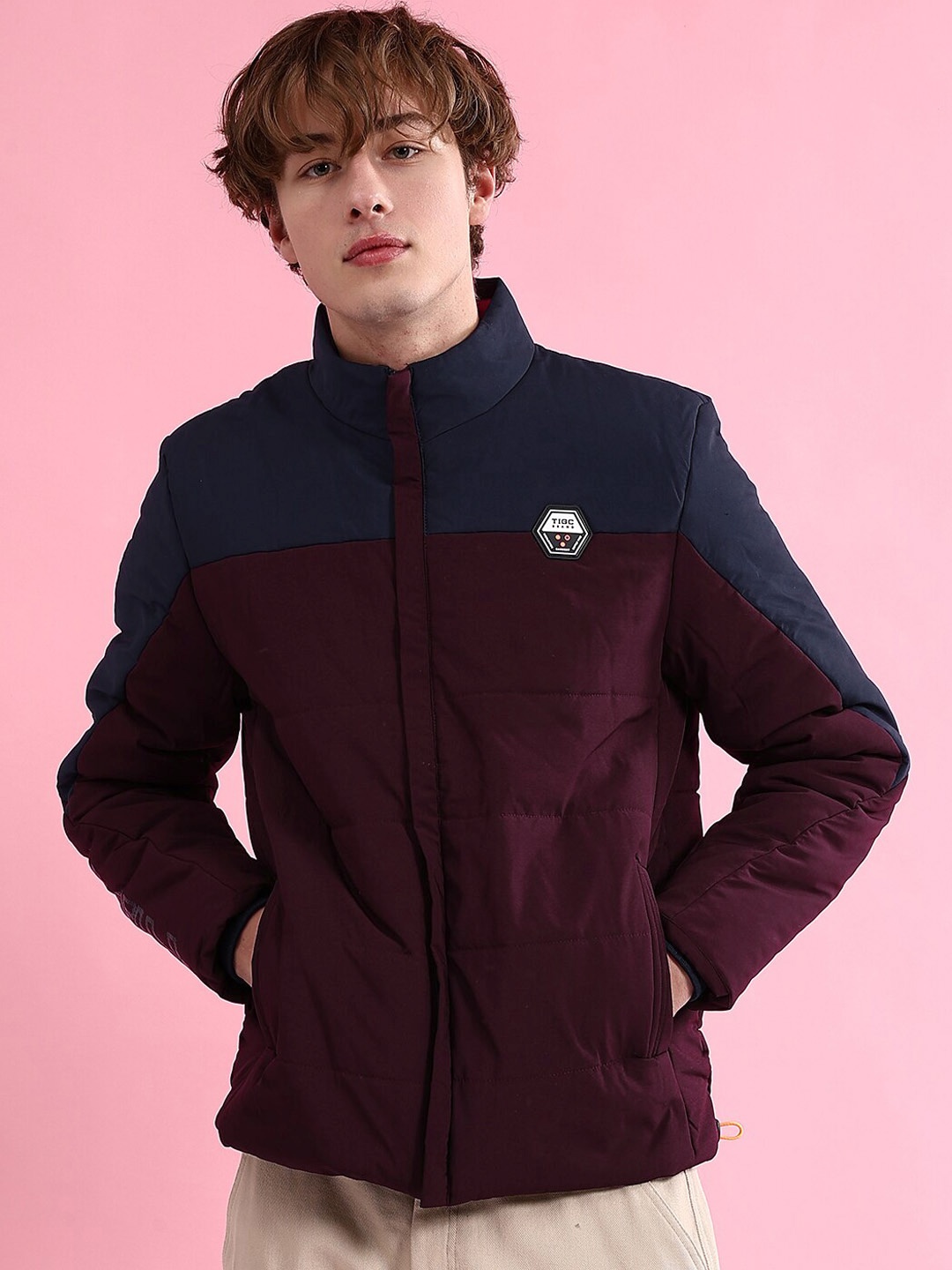 The Indian Garage Co Colourblocked Mock Collar Long Sleeves Padded Jacket, Navy blue
The Indian Garage Co Colourblocked Mock Collar Long Sleeves Padded Jacket, Navy blue