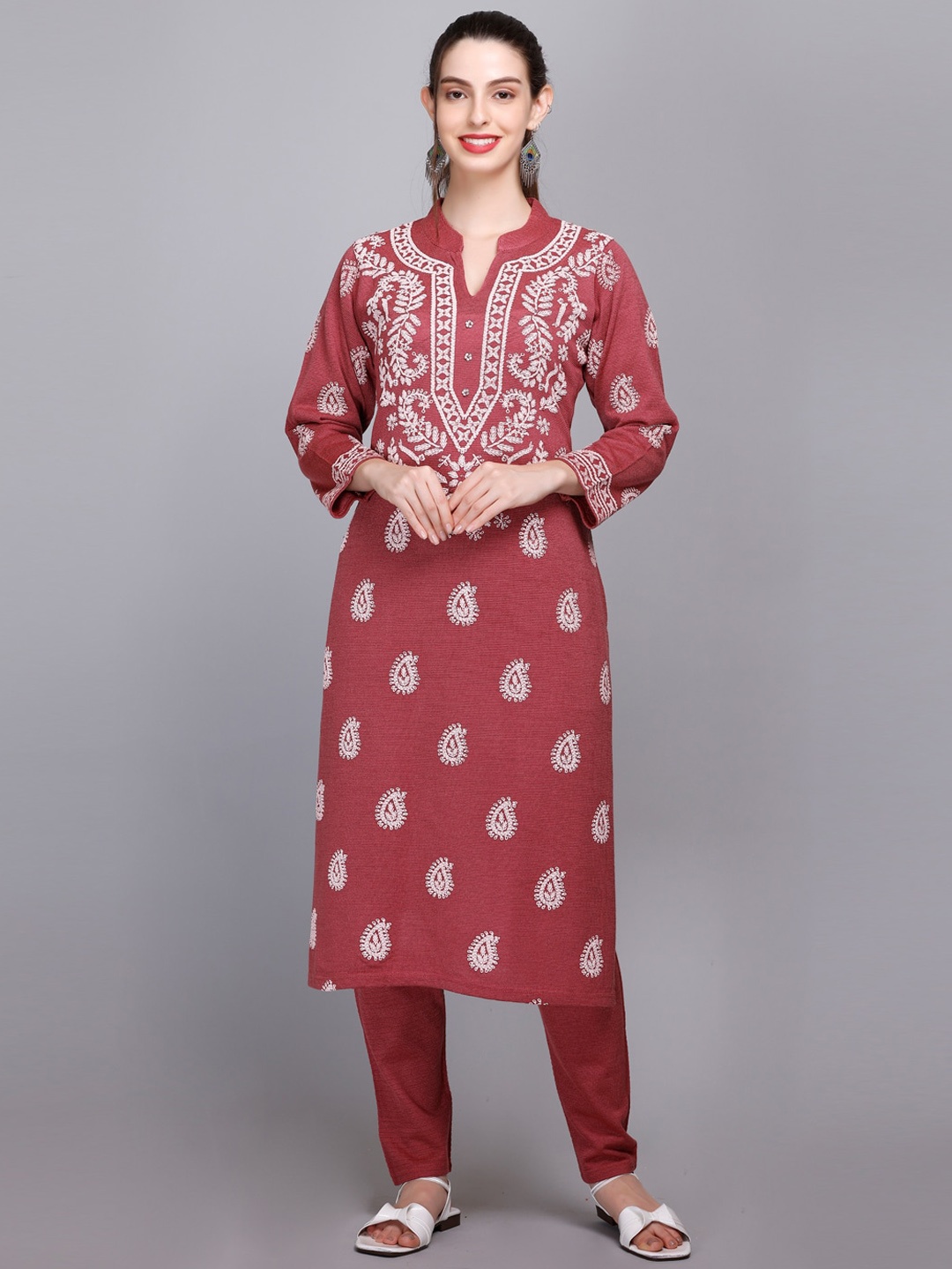 VELVTINE Ethnic Motifs Embroidered Mandarin Collar Pure Wool Straight Kurta With Trouser, Pink
VELVTINE Ethnic Motifs Embroidered Mandarin Collar Pure Wool Straight Kurta With Trouser, Pink