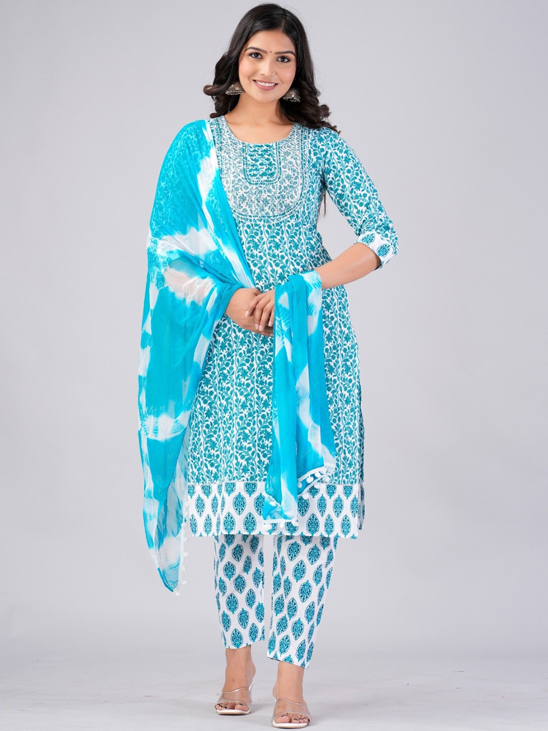 MAUKA Ethnic Motifs Printed Thread Work Pure Cotton Kurta with Trousers & Dupatta, Blue
MAUKA Ethnic Motifs Printed Thread Work Pure Cotton Kurta with Trousers & Dupatta, Blue