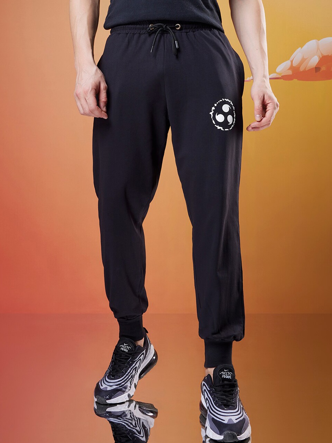 Bewakoof Official Naruto Merchandise Orochimaru Graphic Printed Super Loose Fit Joggers, Black
Bewakoof Official Naruto Merchandise Orochimaru Graphic Printed Super Loose Fit Joggers, Black