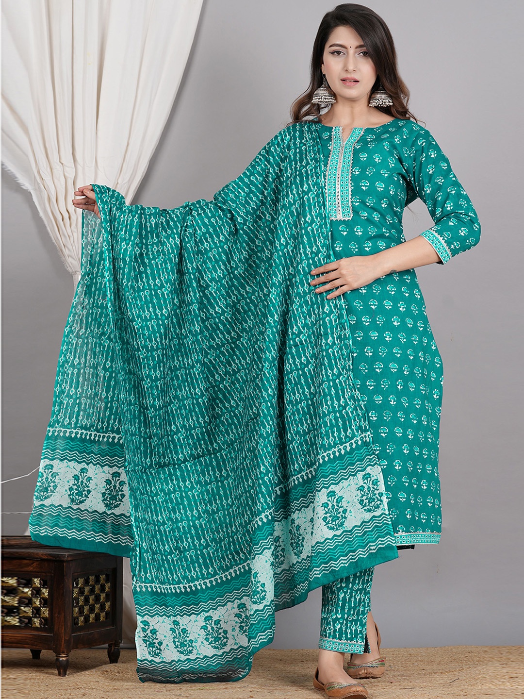 ZOYOTO Floral Printed Regular Gotta Patti Pure Cotton Kurta With Trousers & Dupatta, Turquoise blue
ZOYOTO Floral Printed Regular Gotta Patti Pure Cotton Kurta With Trousers & Dupatta, Turquoise blue