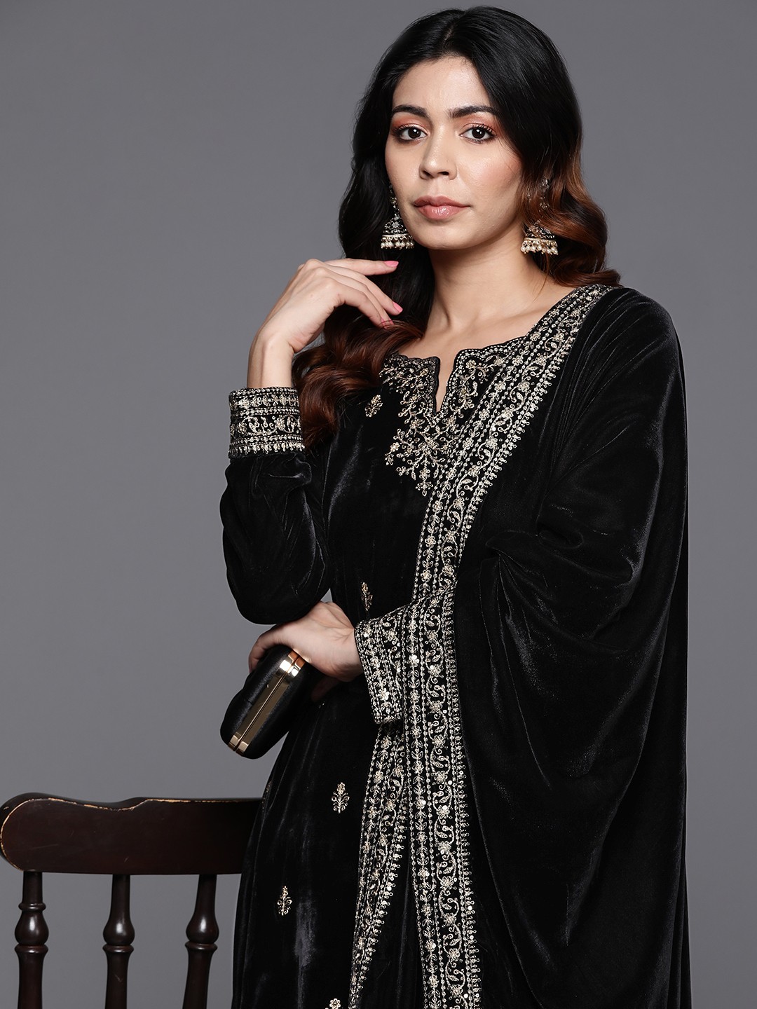 Libas Women Floral Embroidered Regular Sequinned Velvet Kurta with Trousers & Dupatta, Black
Libas Women Floral Embroidered Regular Sequinned Velvet Kurta with Trousers & Dupatta, Black