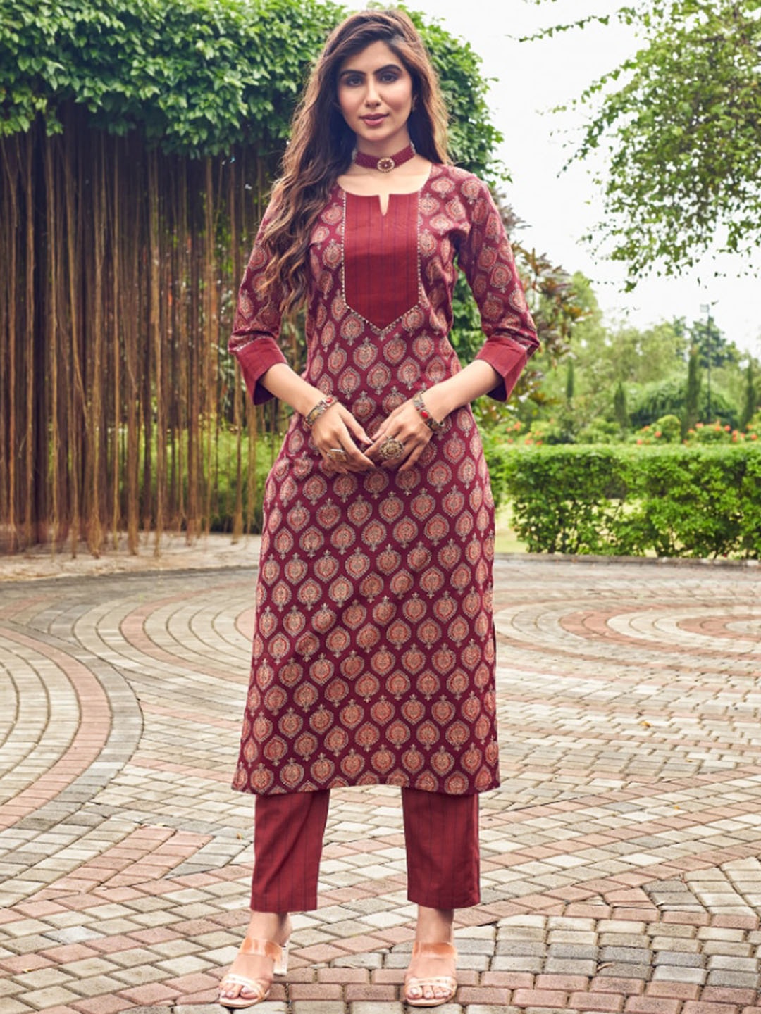 KALINI Ethnic Motifs Printed Gotta Patti Detailed Straight Kurta With Trousers, Maroon
KALINI Ethnic Motifs Printed Gotta Patti Detailed Straight Kurta With Trousers, Maroon