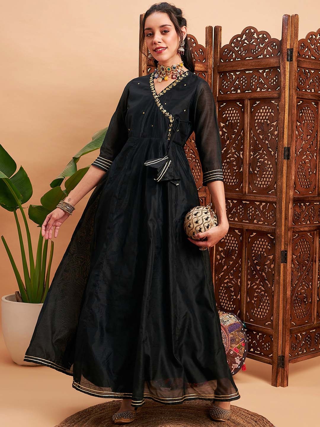 Shae by SASSAFRAS Ethnic Motifs Embroidered Angrakha Chanderi Silk Anarkali Kurta, Black
Shae by SASSAFRAS Ethnic Motifs Embroidered Angrakha Chanderi Silk Anarkali Kurta, Black