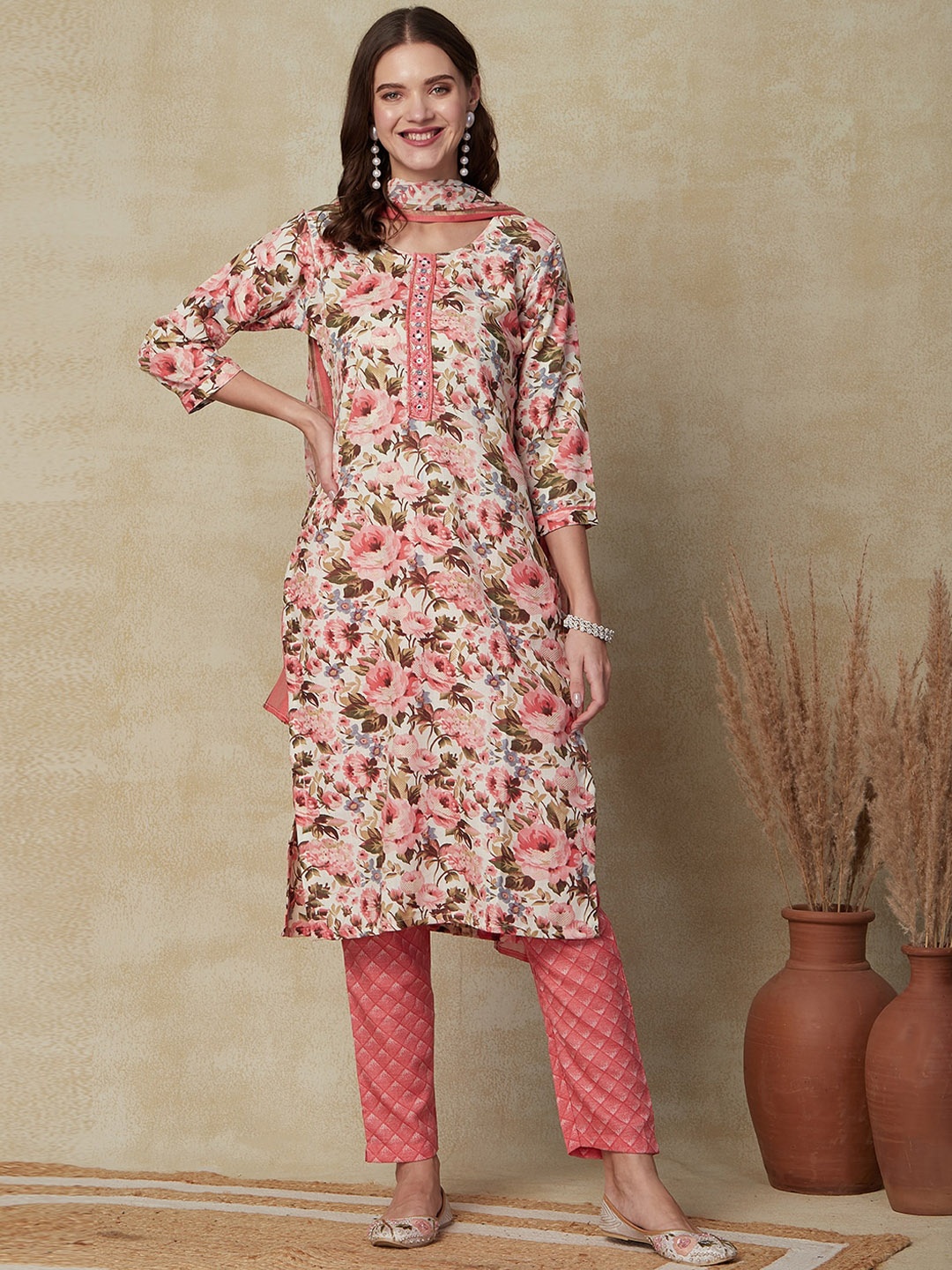 FASHOR Floral Printed Thread Work Pure Cotton Straight Kurta & Trousers With Dupatta, Pink
FASHOR Floral Printed Thread Work Pure Cotton Straight Kurta & Trousers With Dupatta, Pink