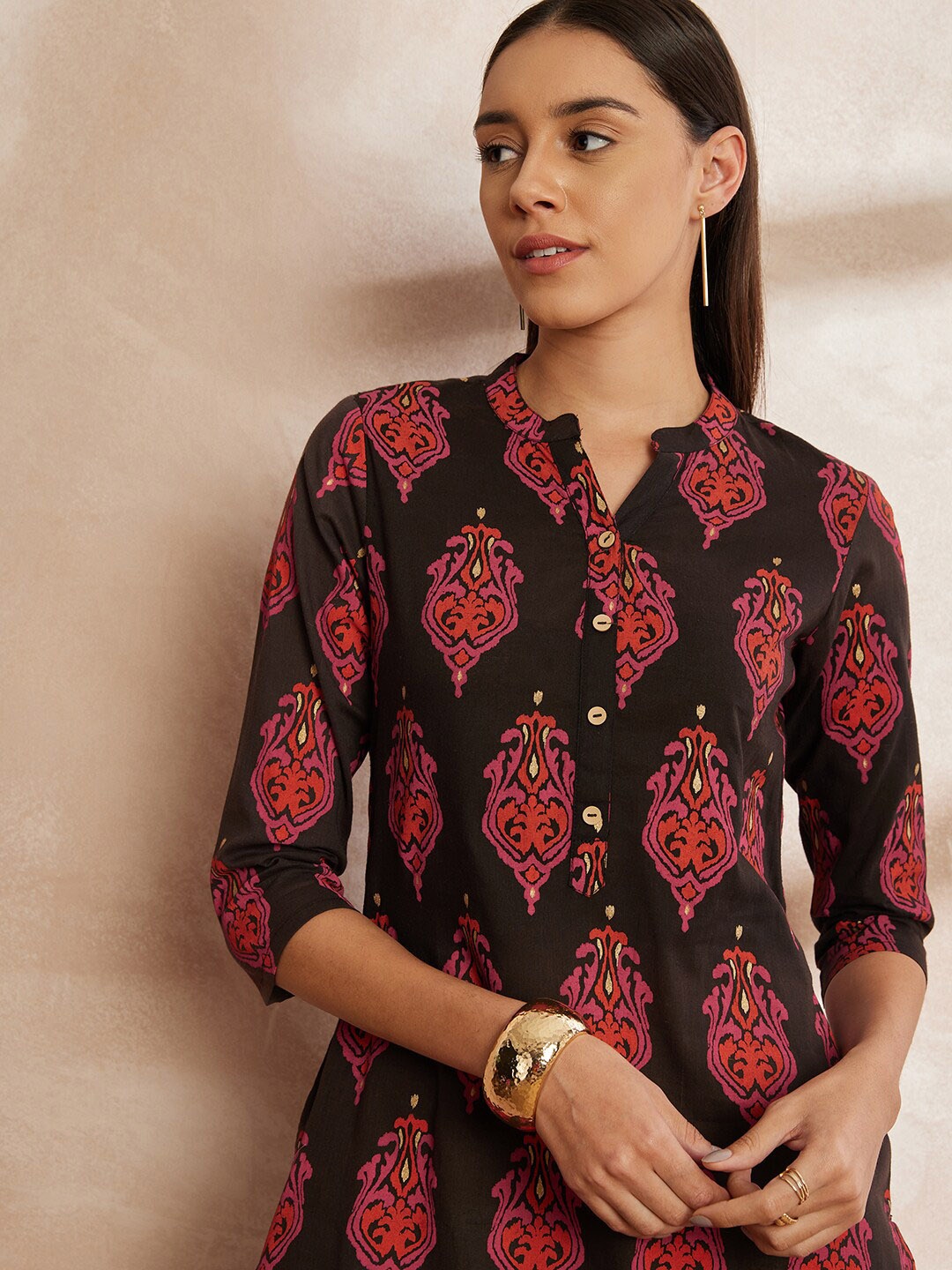 all about you Ethnic Motif Printed Mandarin Collar Pure Cotton Straight Kurta with Trouser, Black
all about you Ethnic Motif Printed Mandarin Collar Pure Cotton Straight Kurta with Trouser, Black