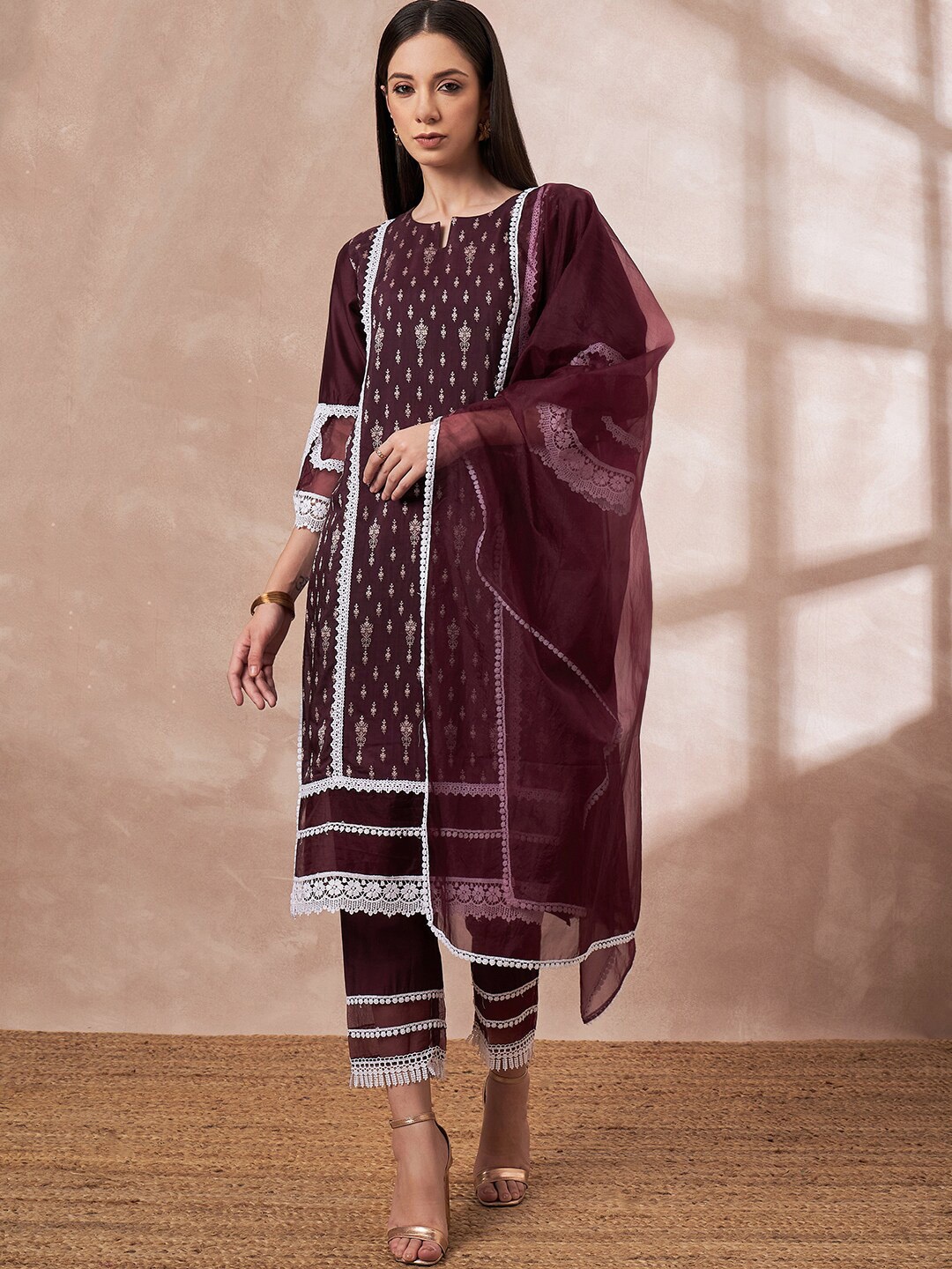 all about you Burgundy Ethnic Motifs Woven Design Lace Detailed Liva Straight Kurta Set
all about you Burgundy Ethnic Motifs Woven Design Lace Detailed Liva Straight Kurta Set