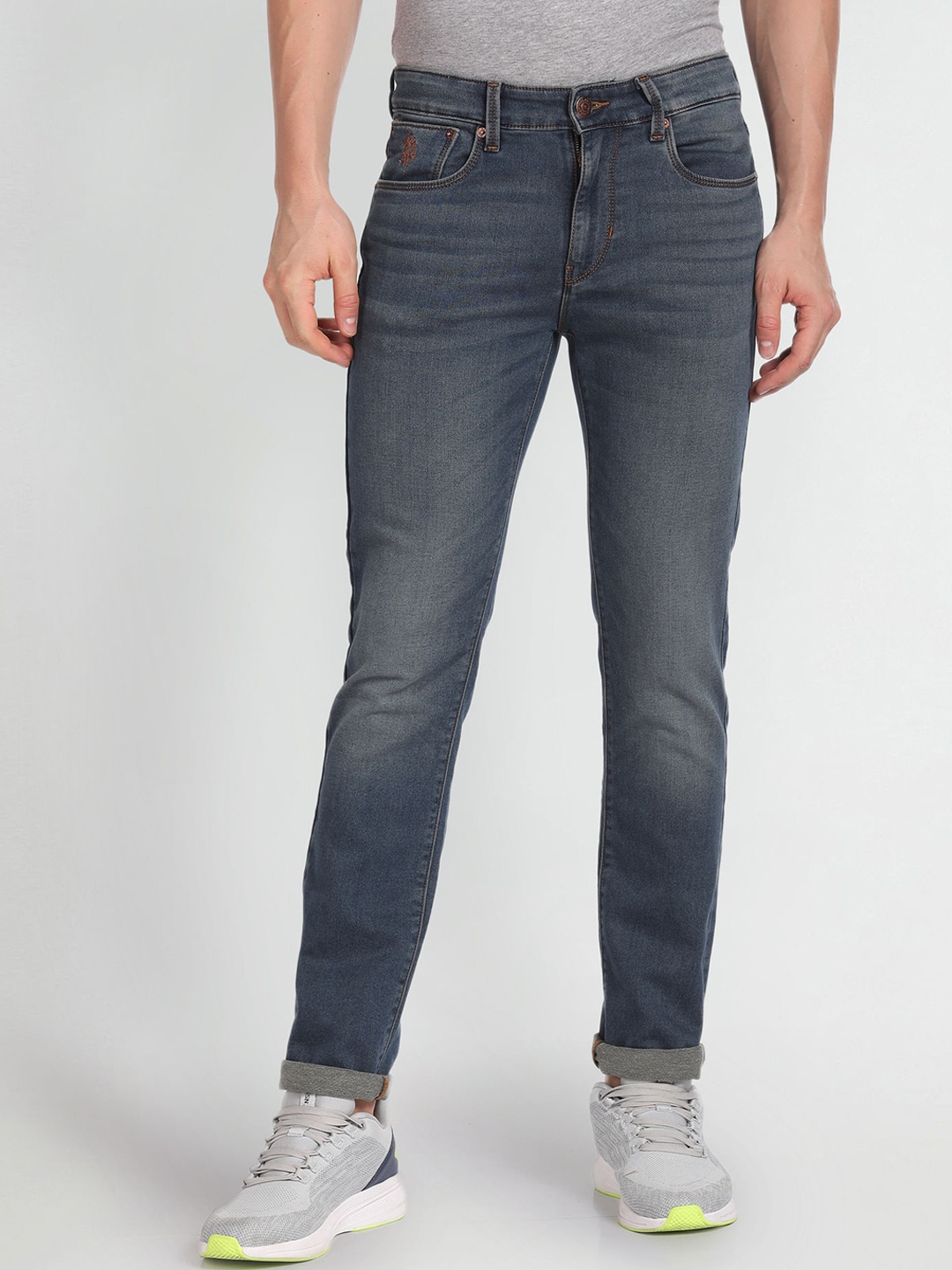 U.S. Polo Assn. Denim Co. Men Skinny Fit Low Distress Light Fade Mid-Rise Cotton Jeans, Blue
U.S. Polo Assn. Denim Co. Men Skinny Fit Low Distress Light Fade Mid-Rise Cotton Jeans, Blue