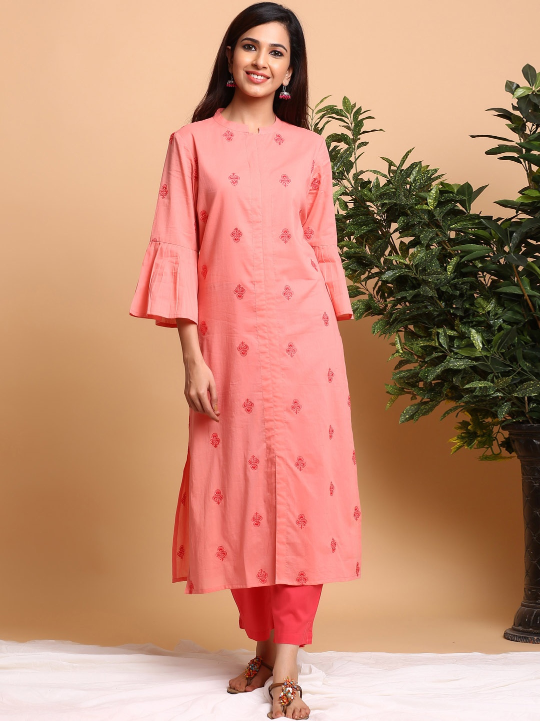 The Kurta Express Ethnic Motifs Embroidered Thread Work Pure Cotton Kurta with, Peach
The Kurta Express Ethnic Motifs Embroidered Thread Work Pure Cotton Kurta with, Peach