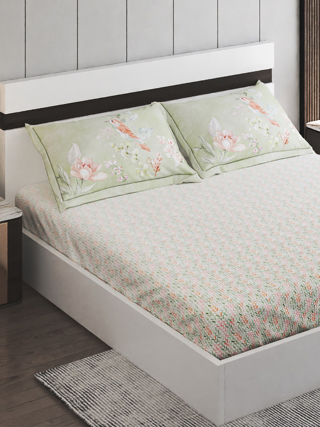Home Centre Green & Pink Floral Cotton 180 TC Fitted Queen Bedsheet & 2 Pillow Covers
Home Centre Green & Pink Floral Cotton 180 TC Fitted Queen Bedsheet & 2 Pillow Covers
