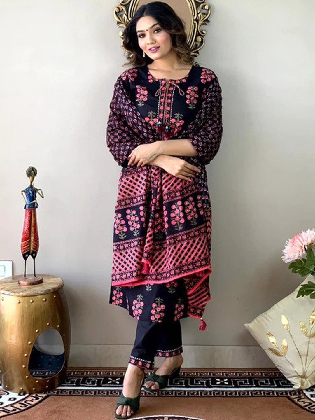 KALINI Floral Printed Gotta Patti Pure Cotton Straight Kurta & Trouser With Dupatta, Black
KALINI Floral Printed Gotta Patti Pure Cotton Straight Kurta & Trouser With Dupatta, Black